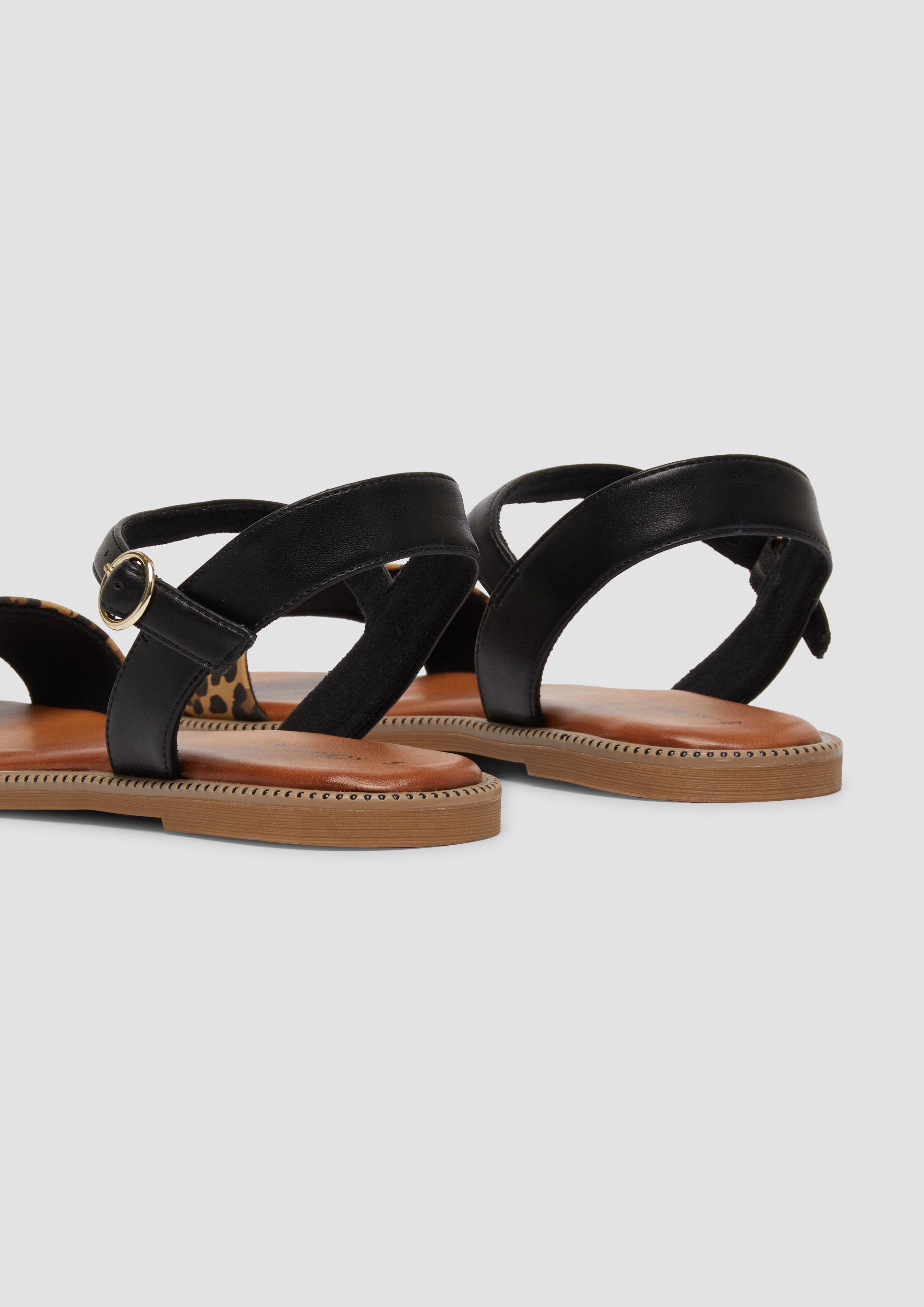 Sandalen in 907, 001, 497 & 532