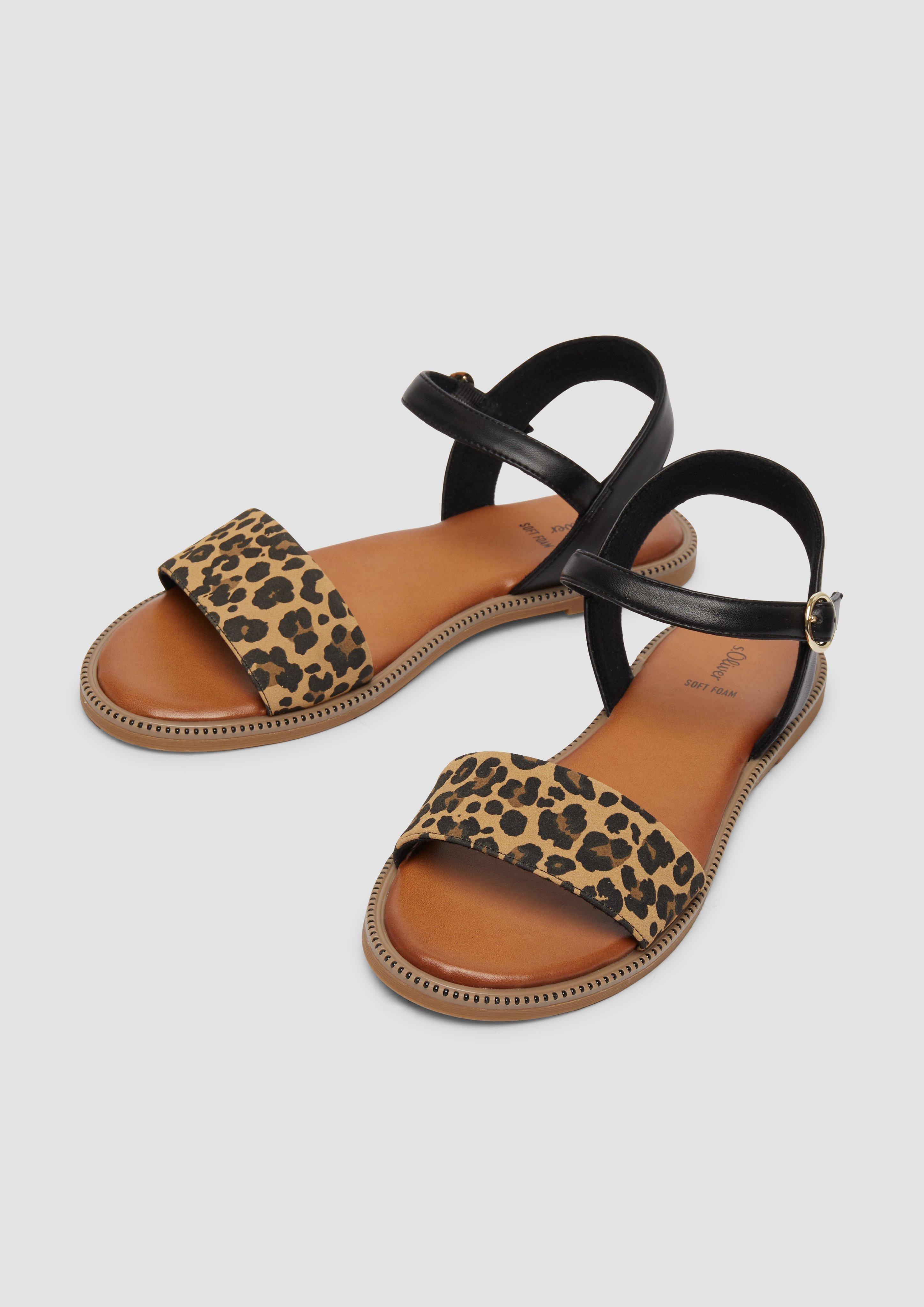 Sandalen in 907, 001, 497 & 532