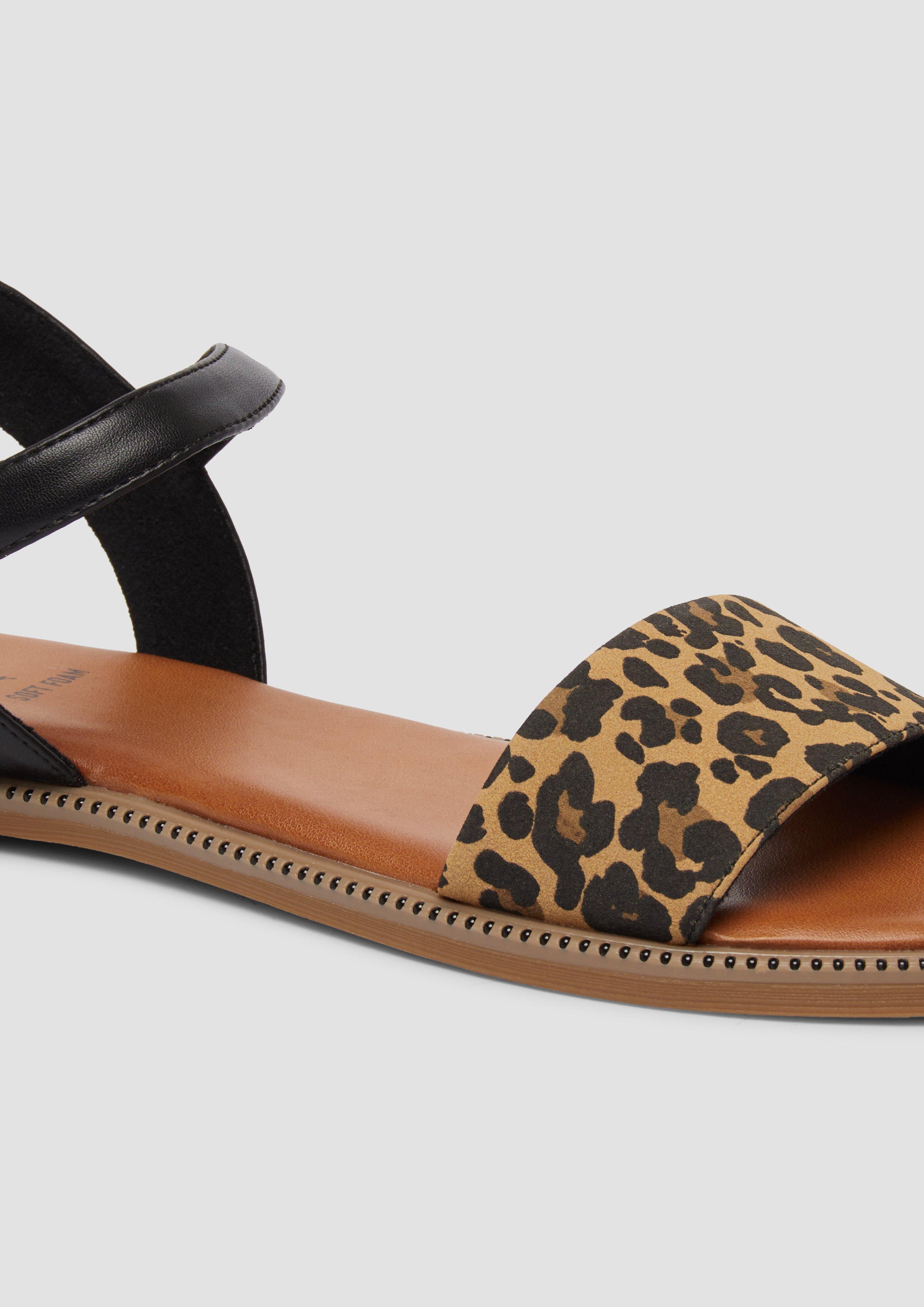 Sandalen in 907, 001, 497 & 532