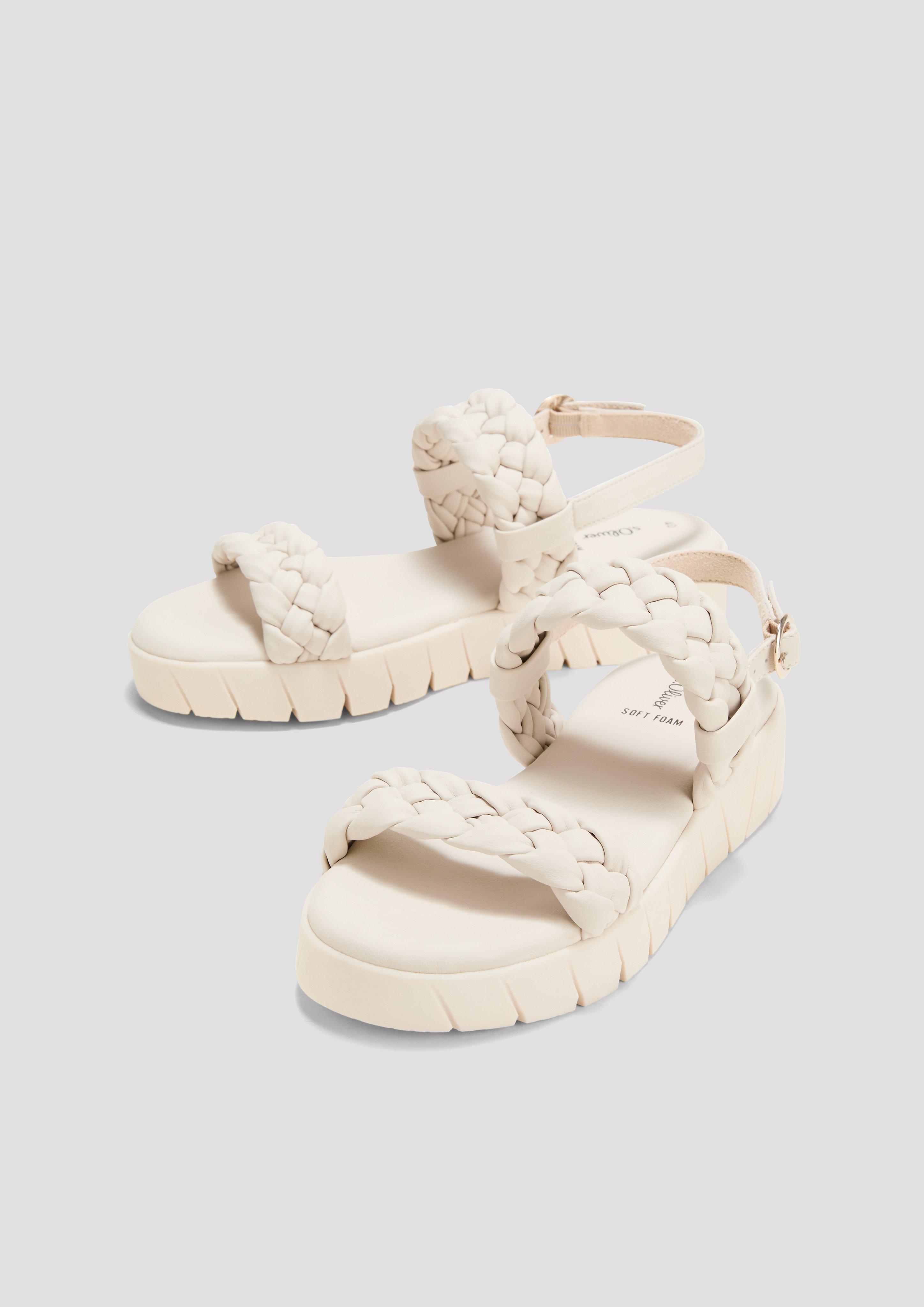 Sandalen in 401 & 001