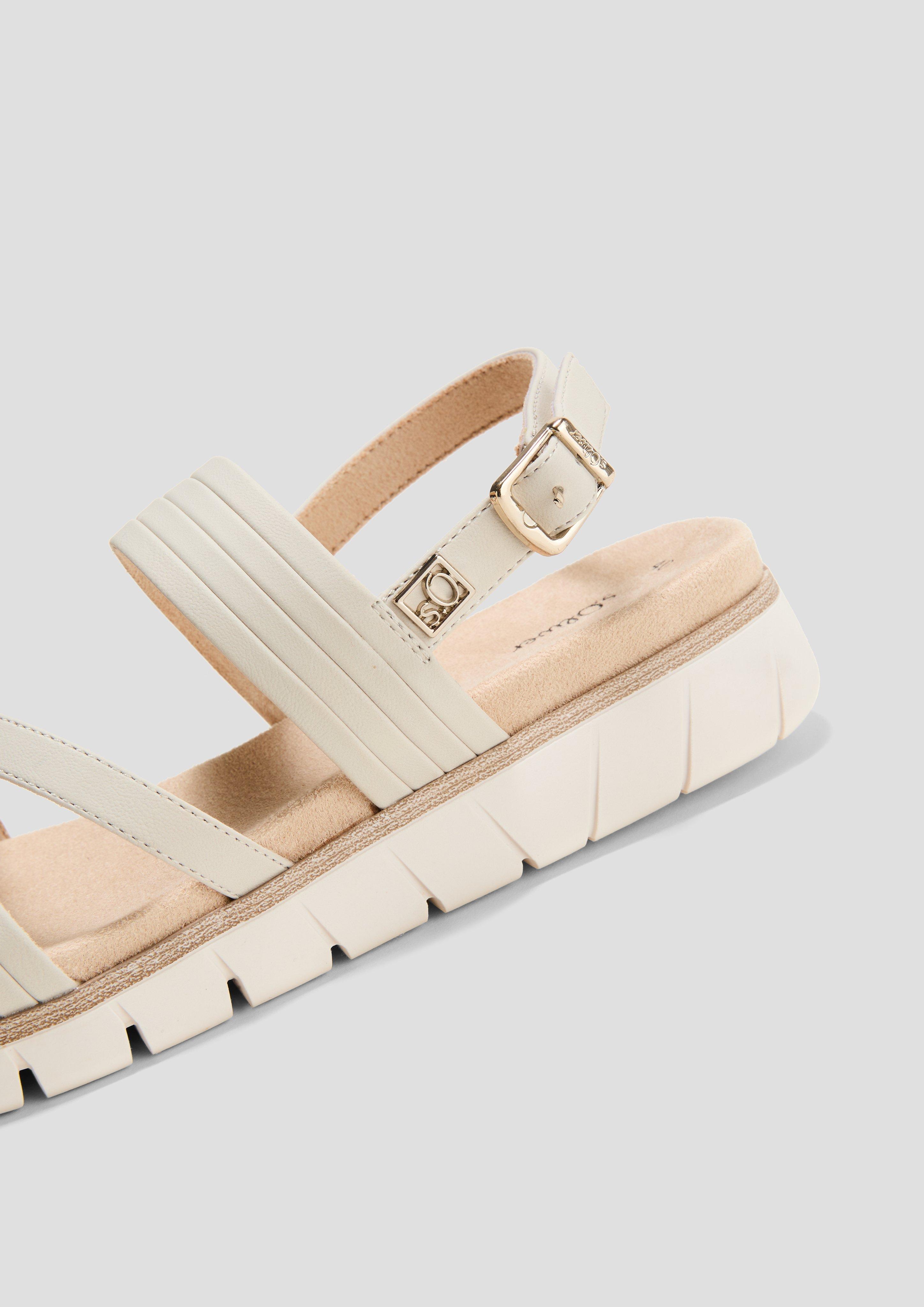 s.Oliver Sandalen mit Riemen und profilierter Sohle