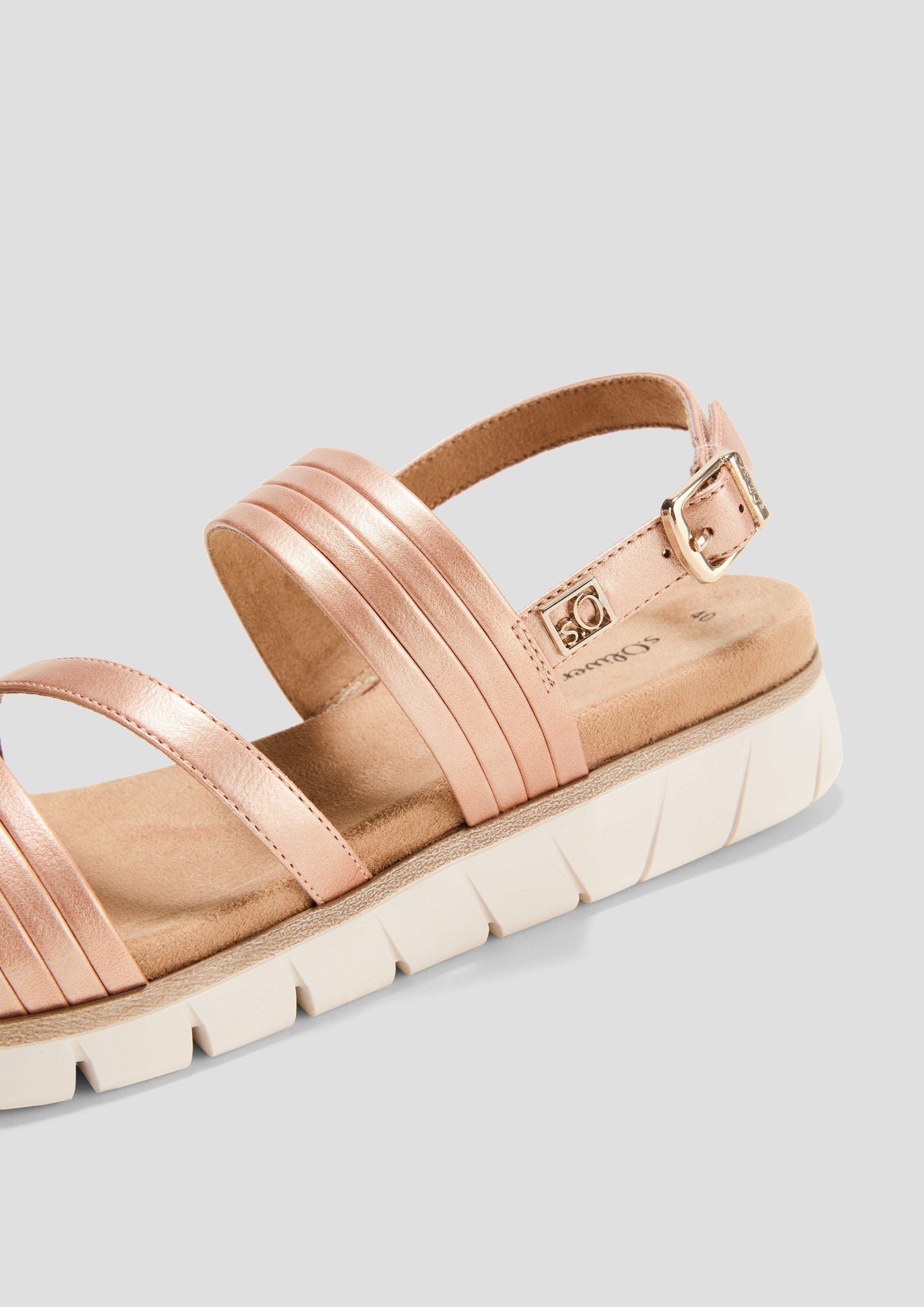 s.Oliver Sandalen mit Riemen und profilierter Sohle