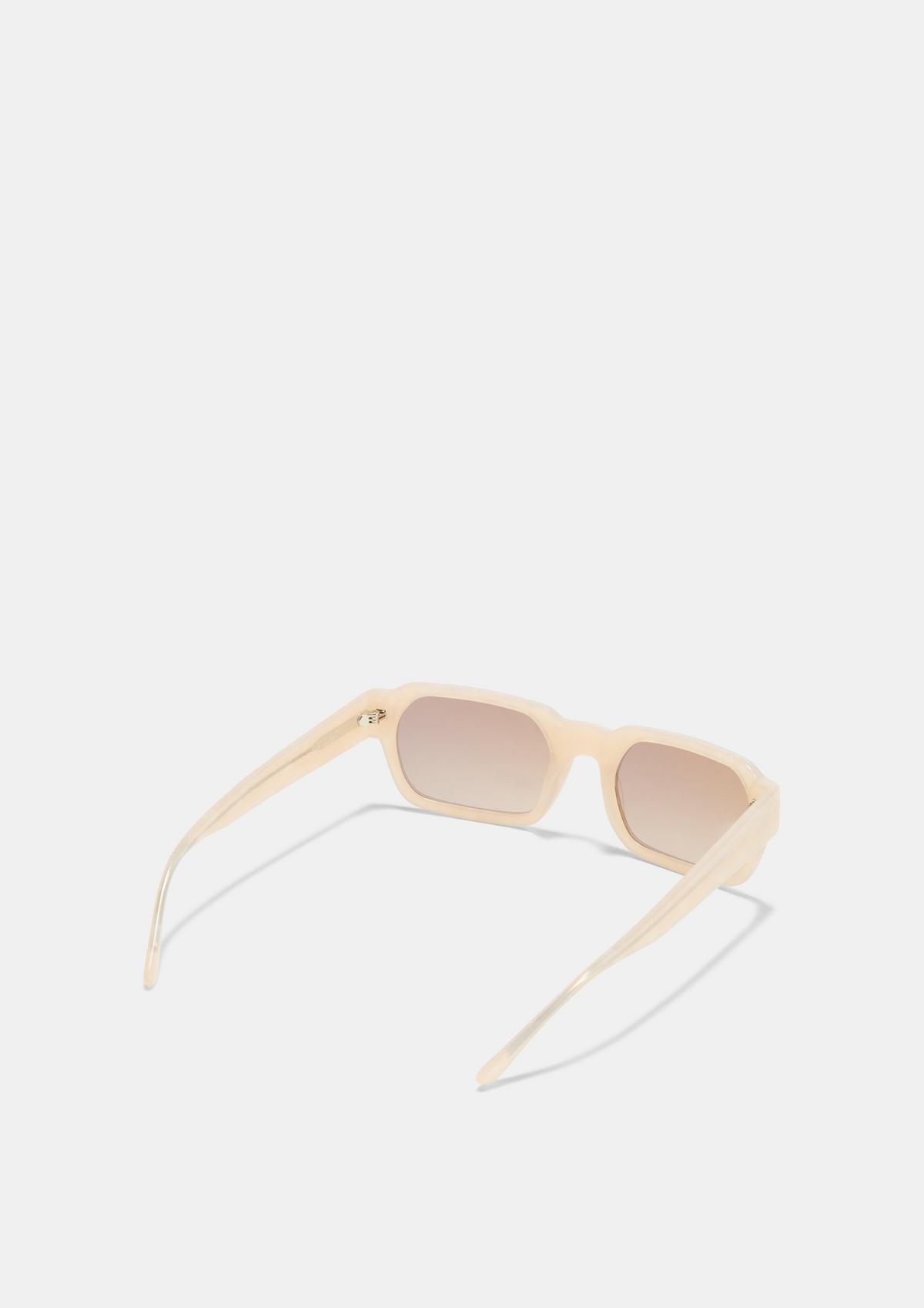 comma Sonnenbrille mit Umrandung in Perlmutt-Optik