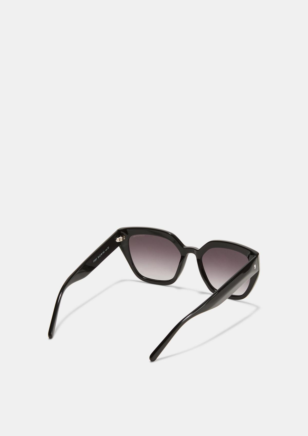 comma Sonnenbrille mit dunkler Tönung