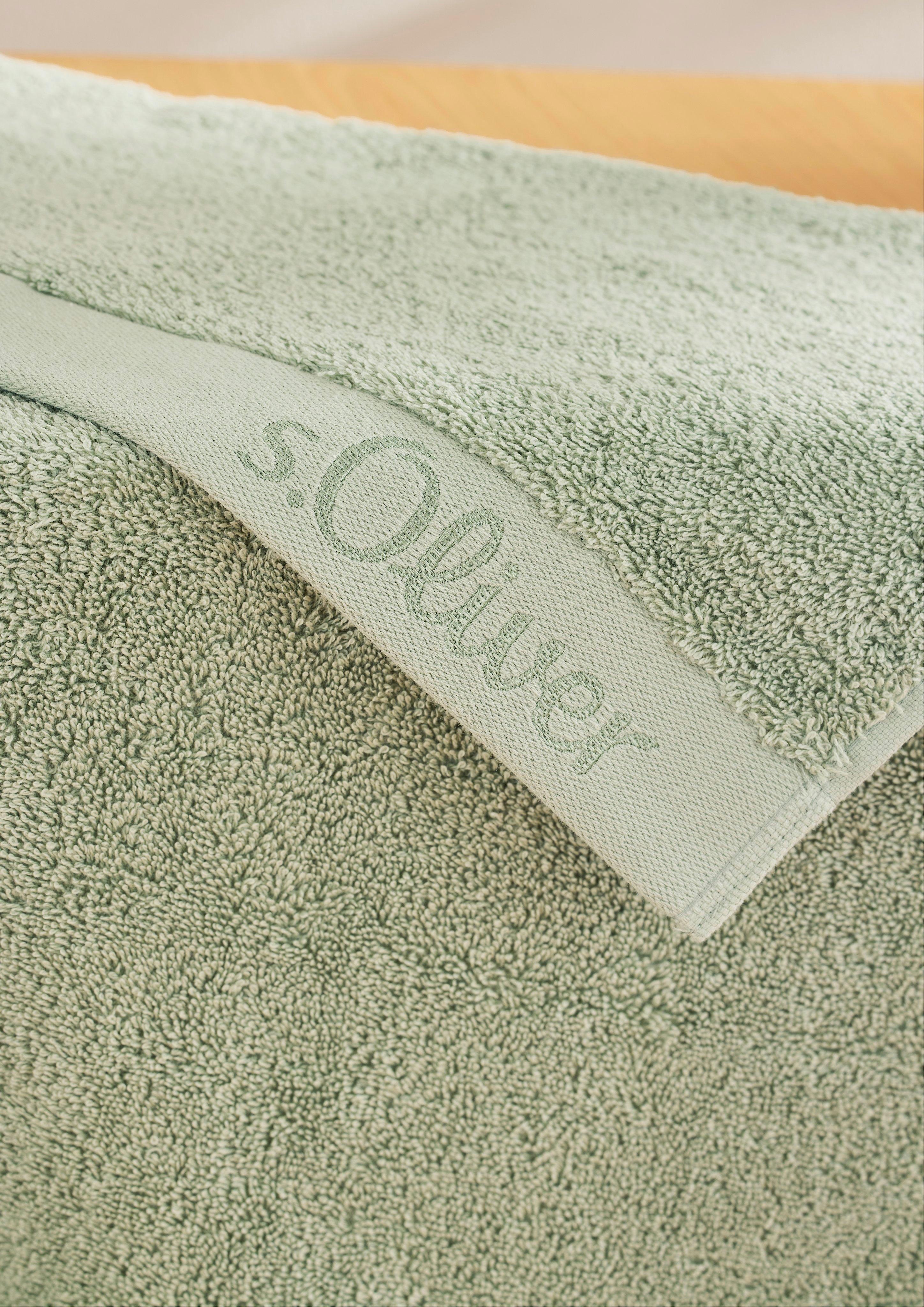 Serviette in 750, 350, 800, 400, 850, 550, 200, 380, 900, 500, 700, 600, 650, 880, 300, 440, 660, 330 & 770