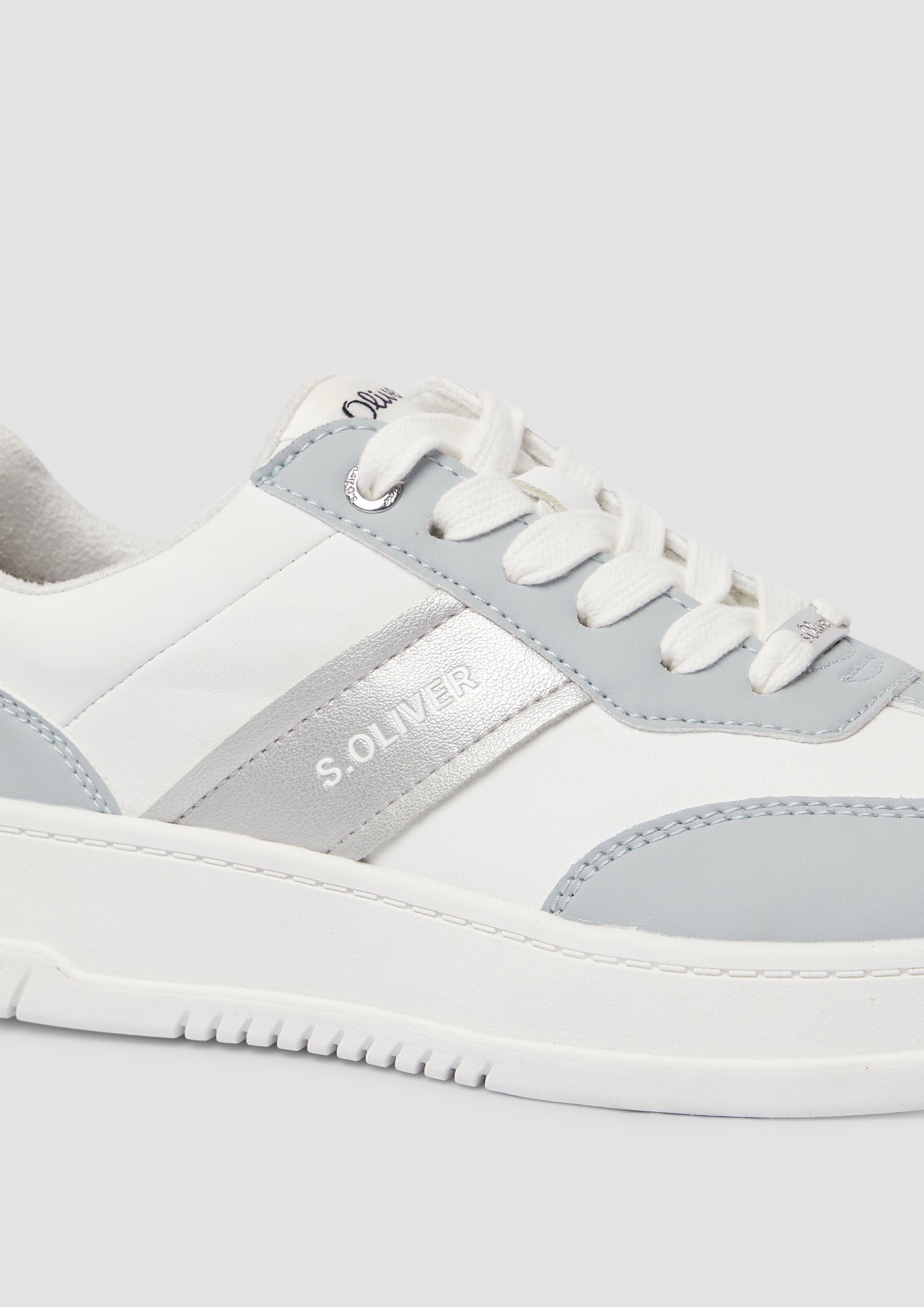 Souliers à lacets in 830, 639, 098, 410, 468 & 01A