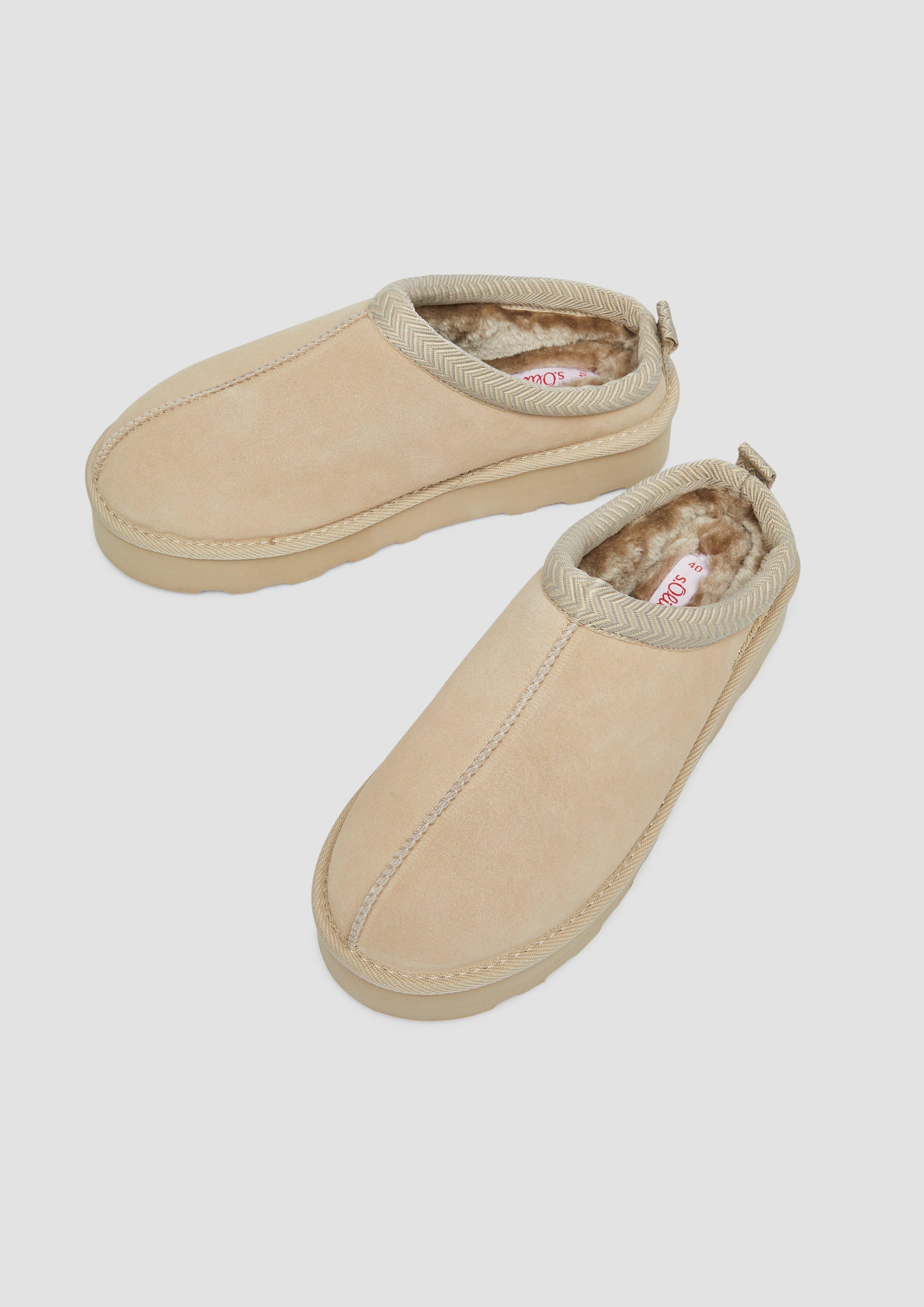 Pantoletten in 4A0, 710, 216, 345, 907, 001 & 3A5