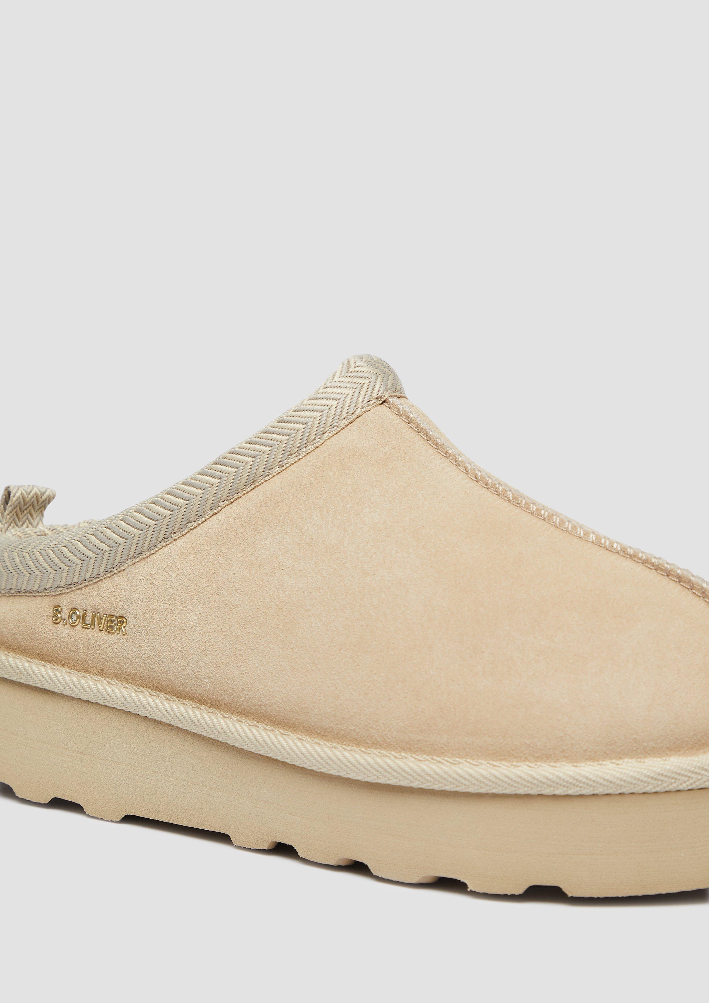 Pantoletten in 4A0, 710, 216, 345, 907, 001 & 3A5