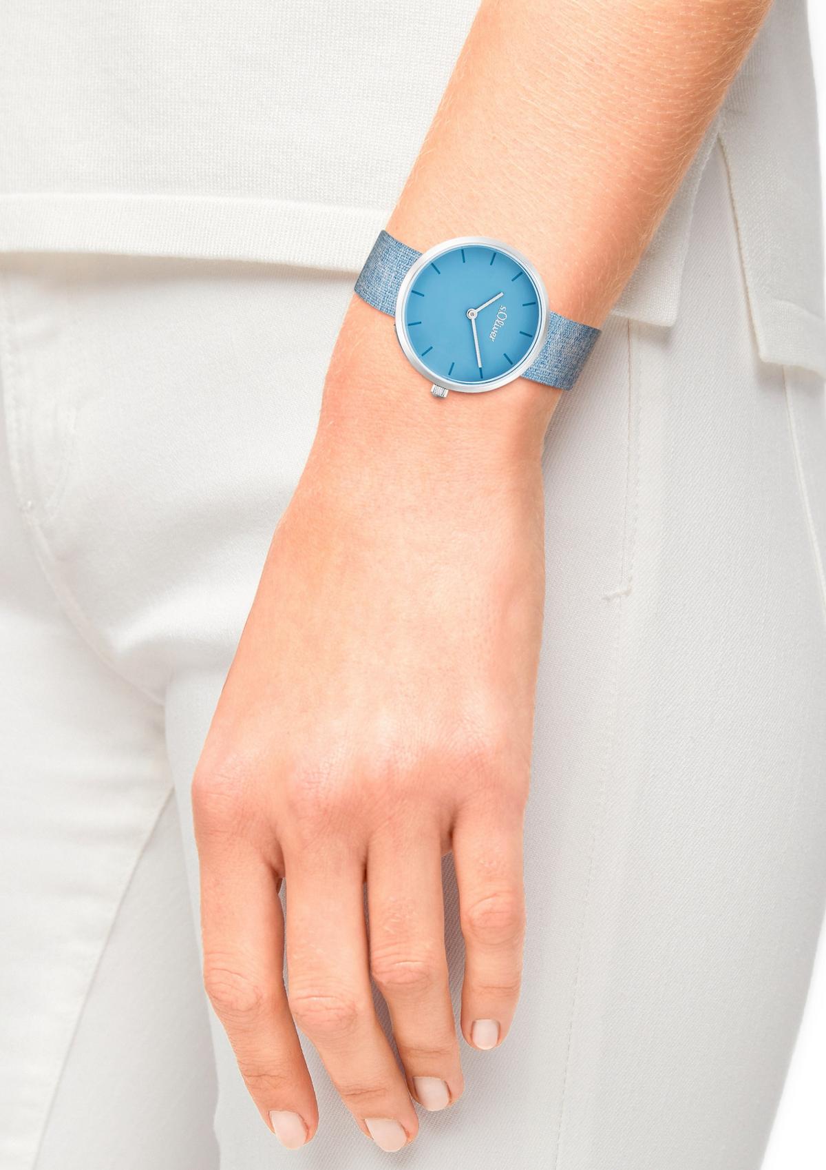 s.Oliver Blaue Armbanduhr mit Textilband