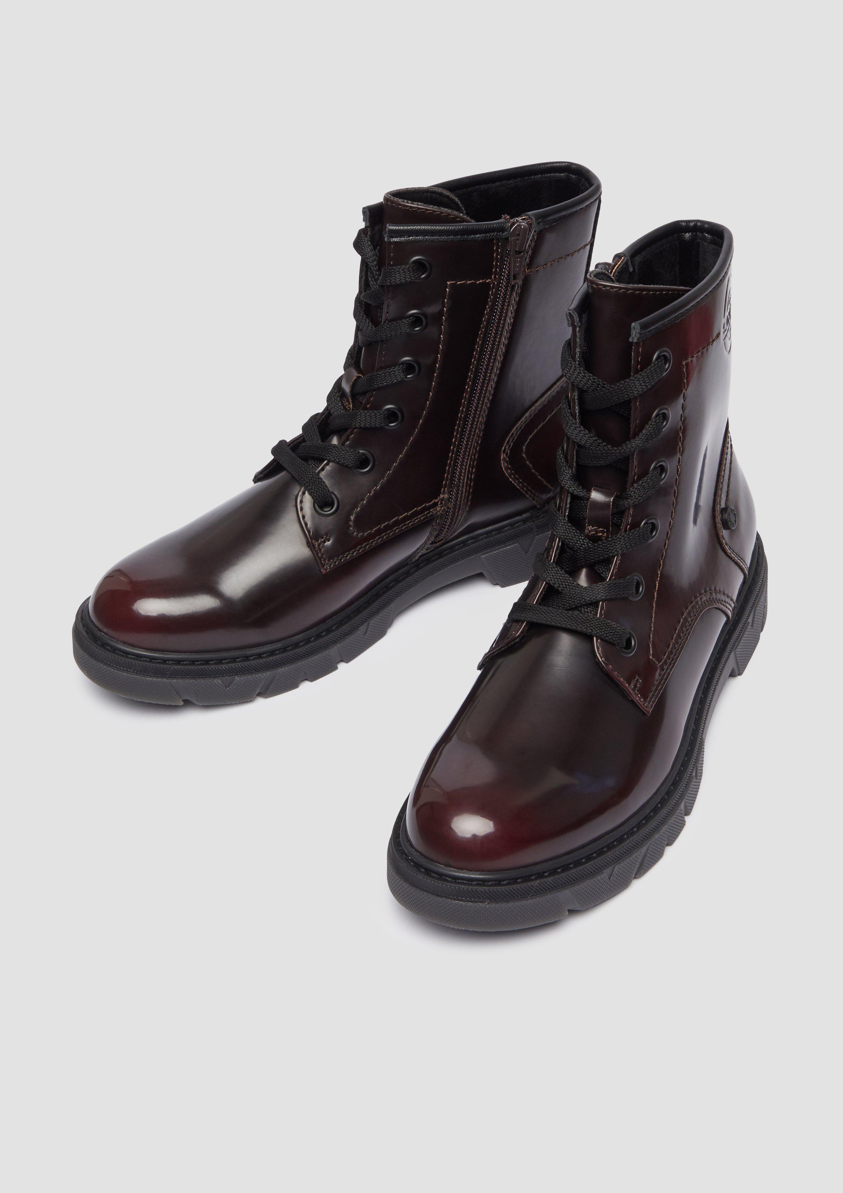 Stiefel in 549, 900, 022, 001 & 018