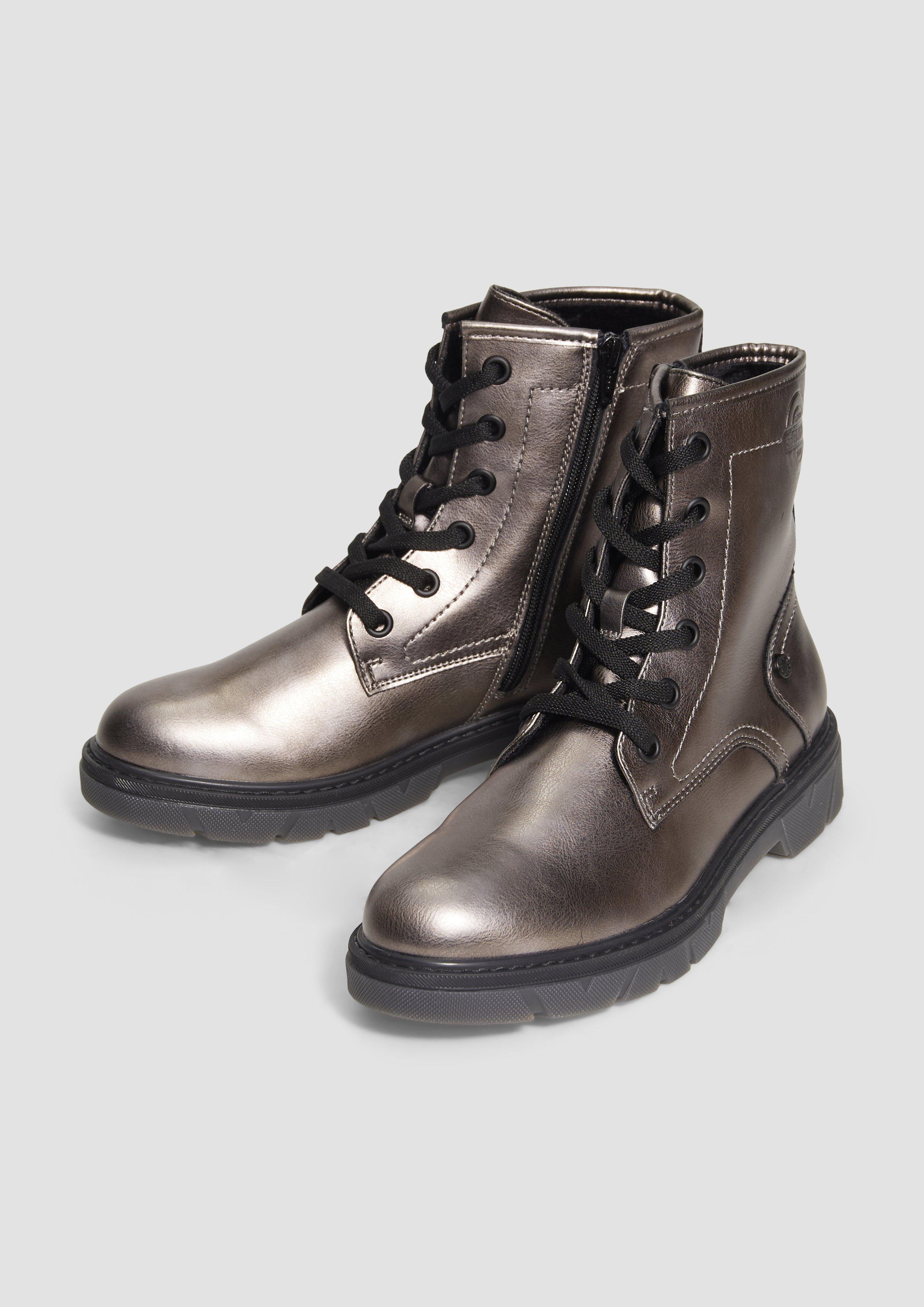 Stiefel in 915, 900, 022, 001, 549 & 018