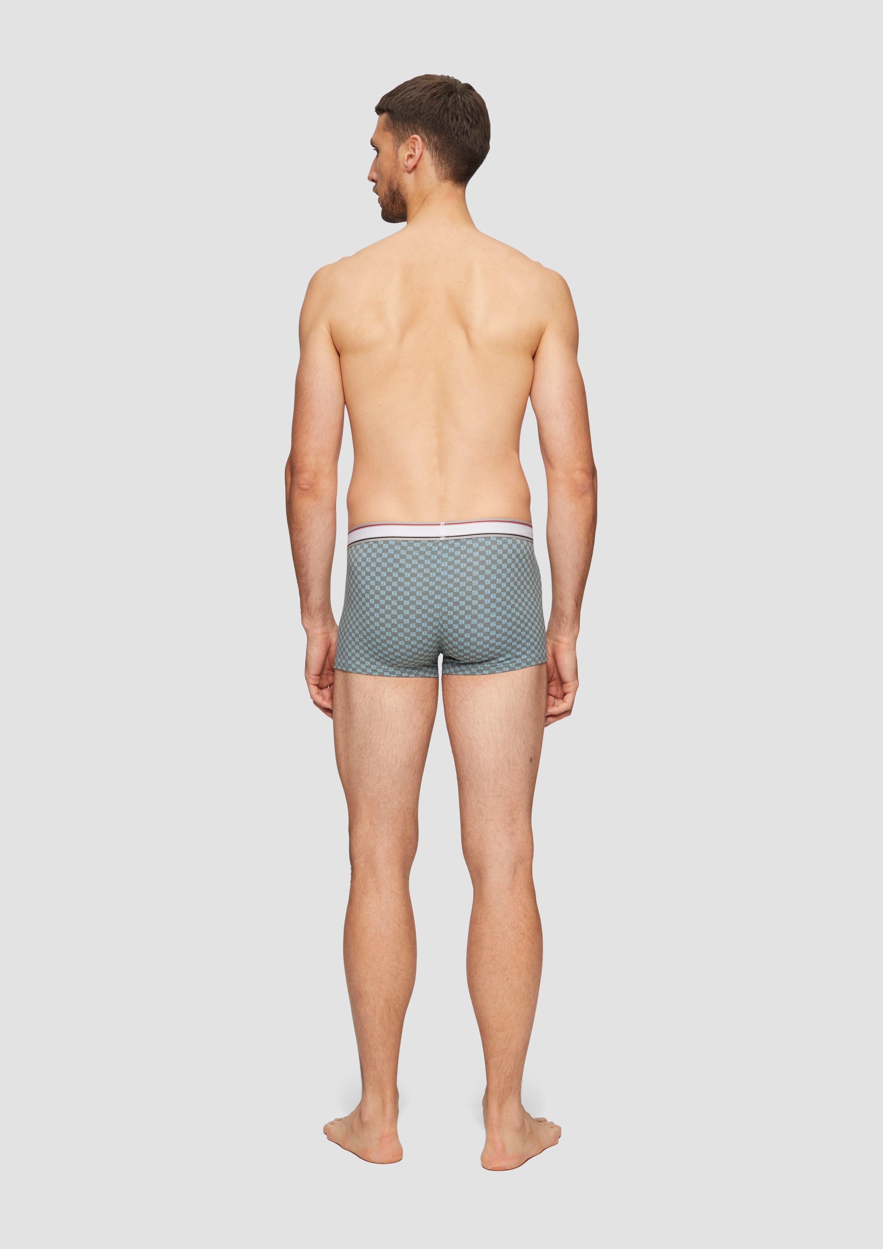 Kratke hlače in 8222, 8226, 8223 & 8230