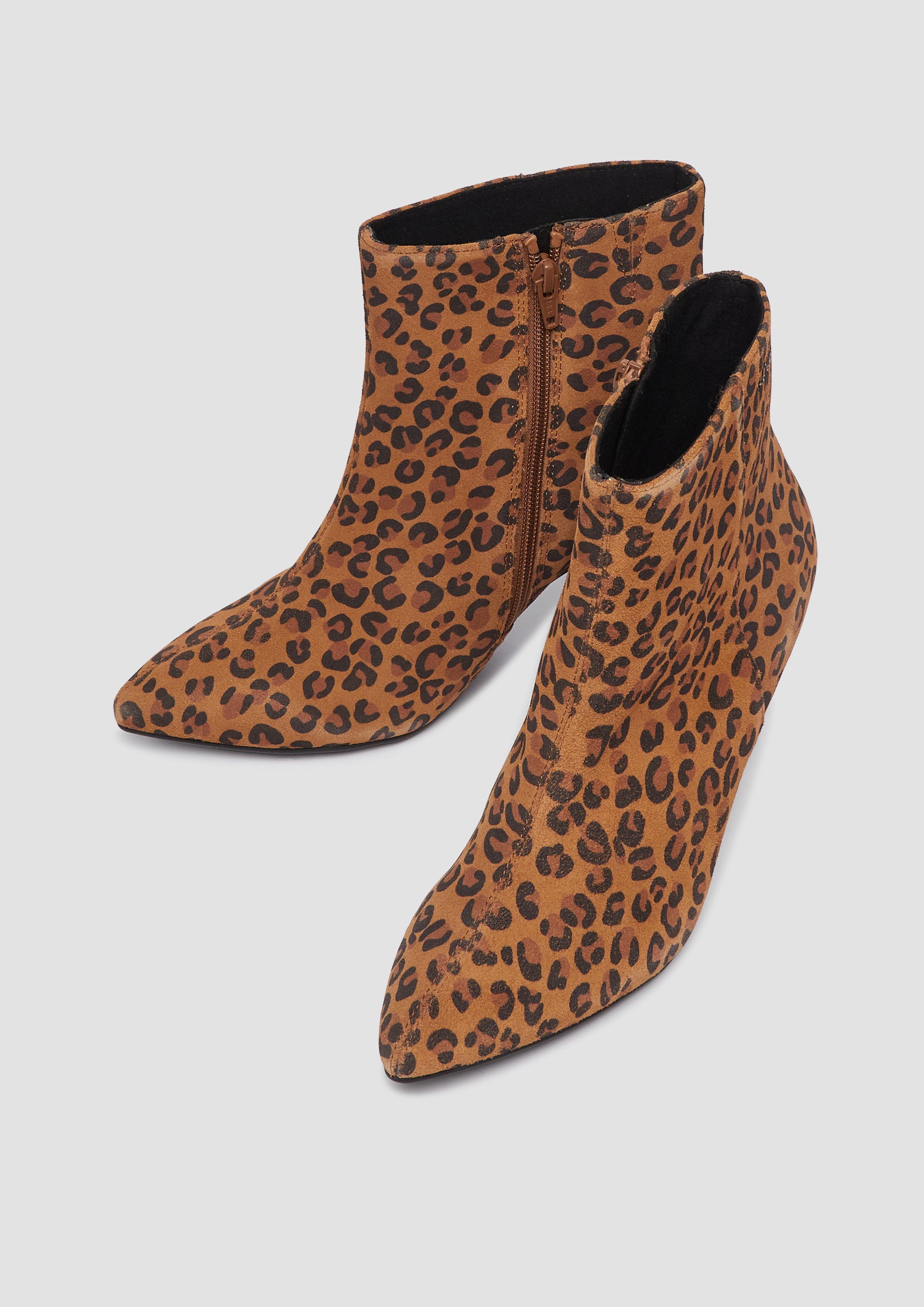 Stiefel in 907, 001 & 341