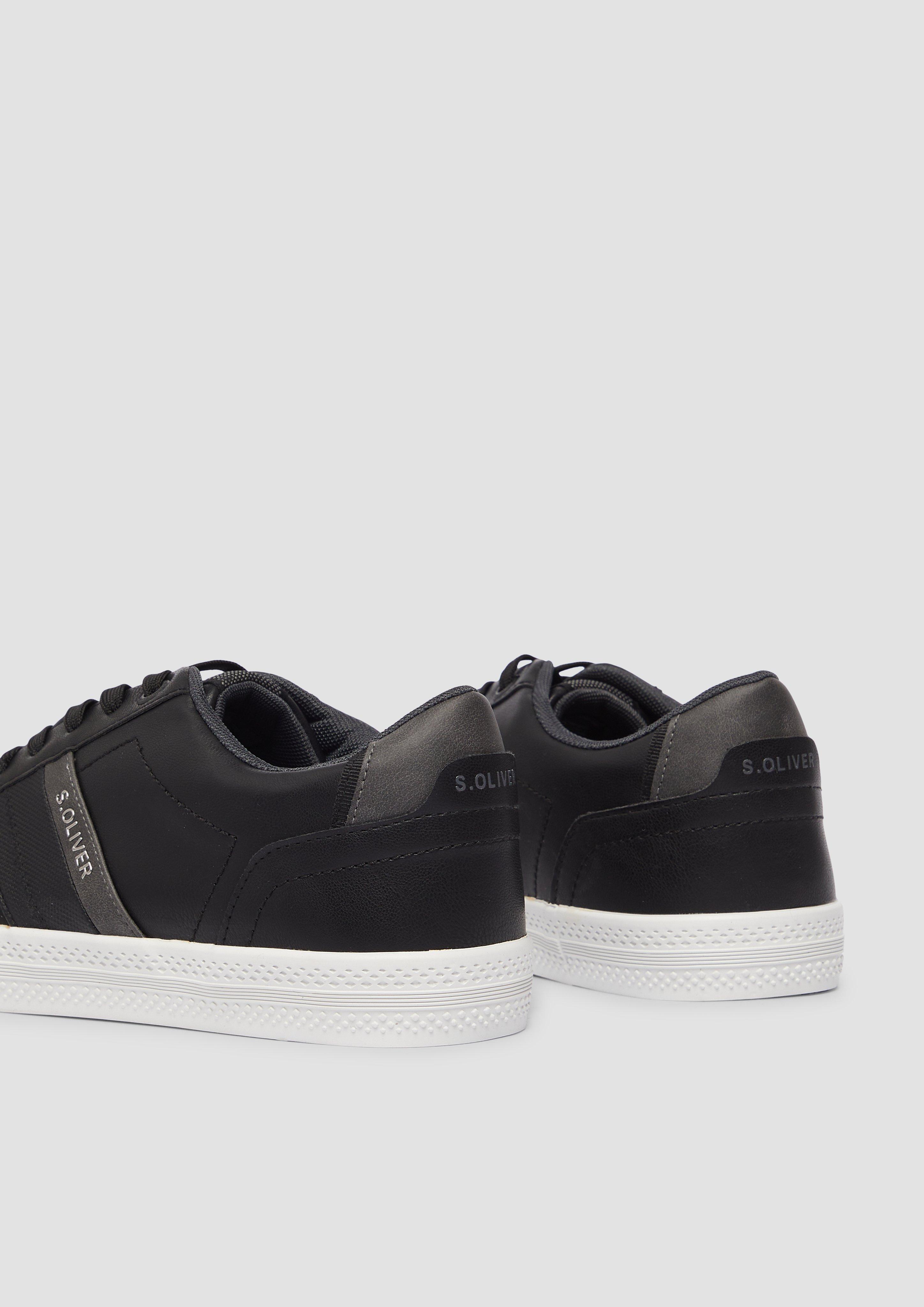 Šnurovacie topánky in 001, 100, 880 & 0A1