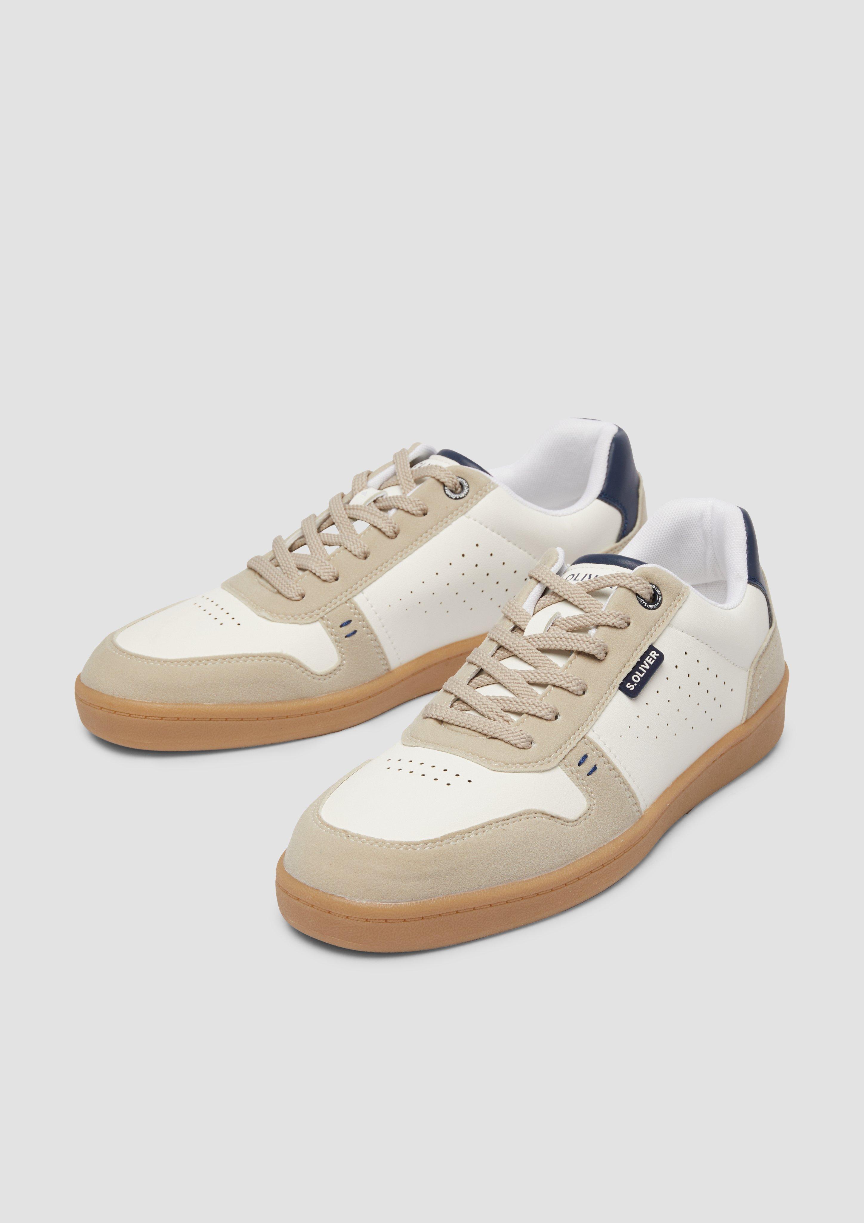 Souliers à lacets in 100, 001, 880 & 410