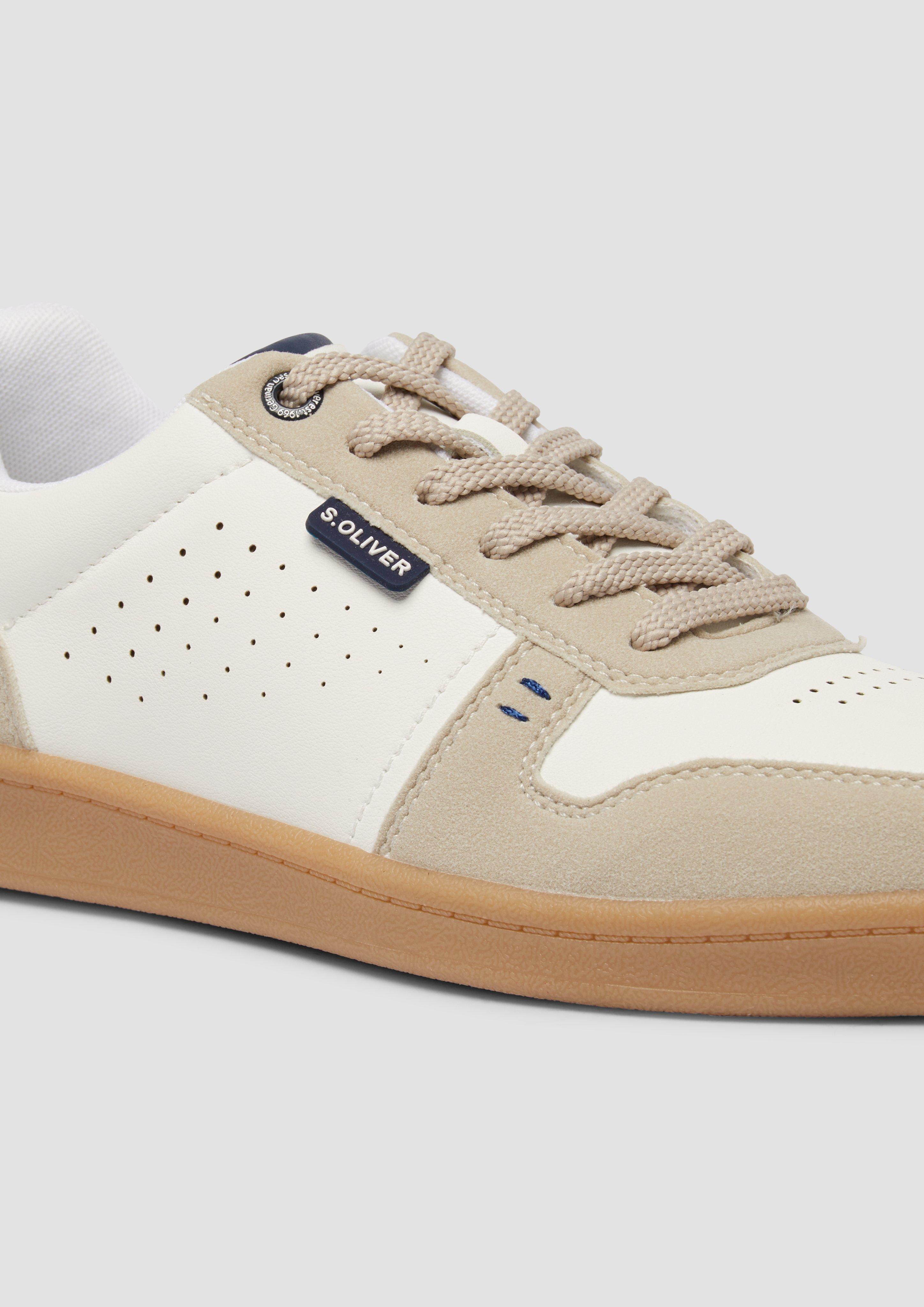 Souliers à lacets in 100, 001, 880 & 410