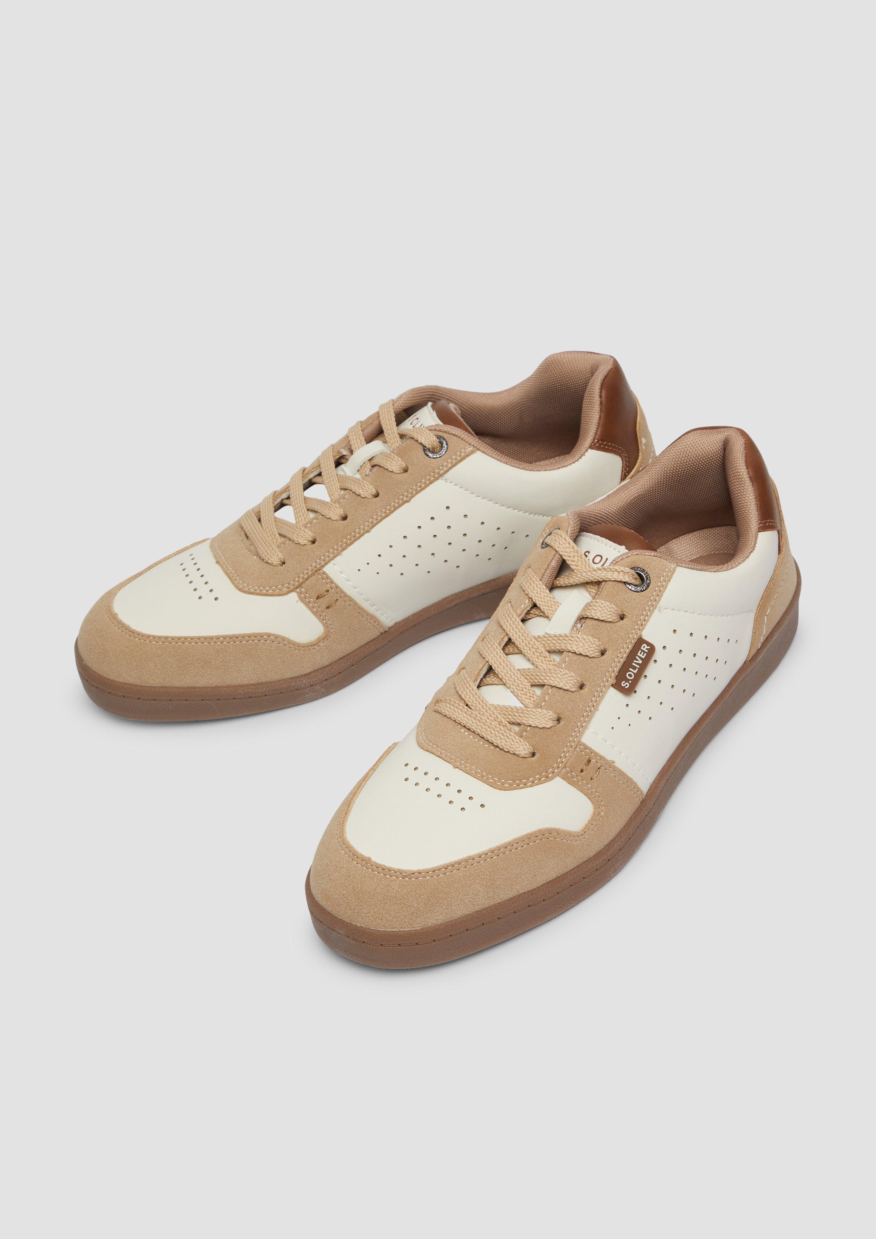 Souliers à lacets in 410, 001 & 880