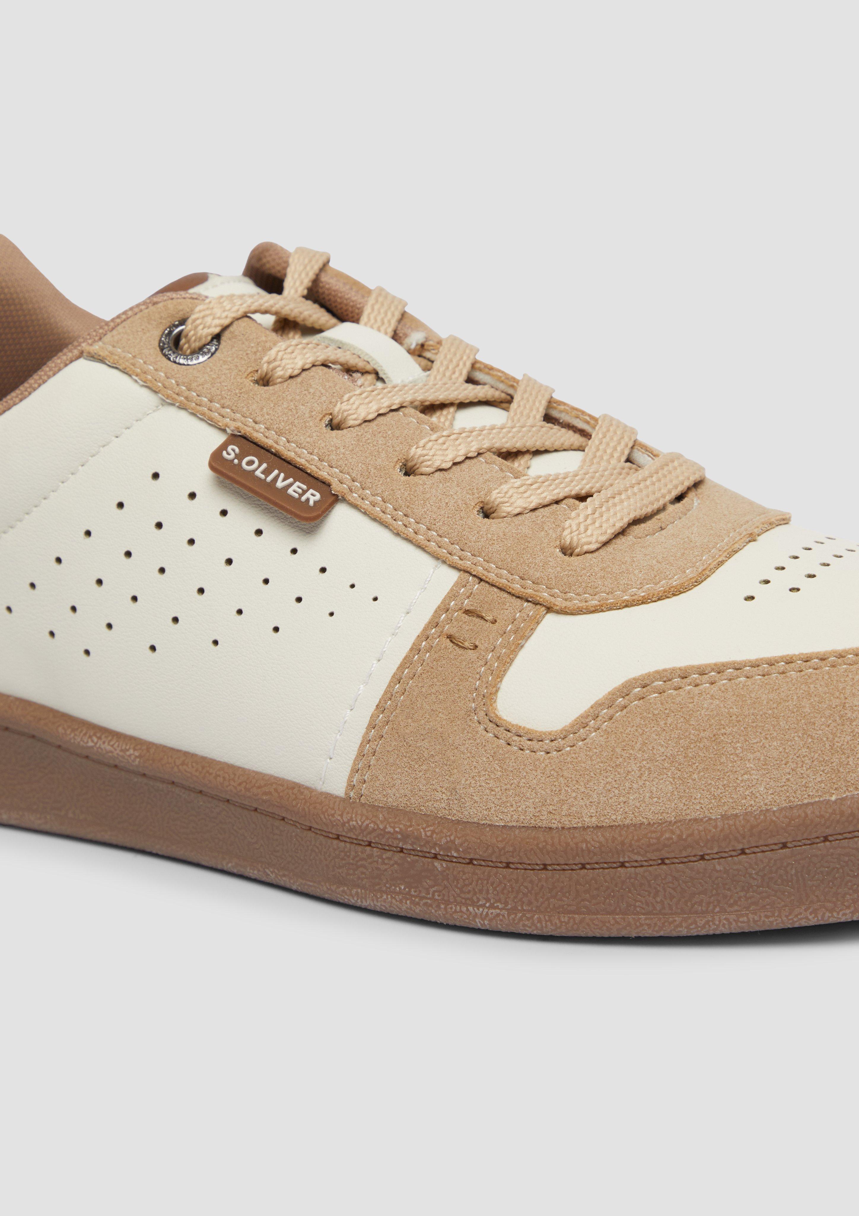 Souliers à lacets in 410, 001 & 880