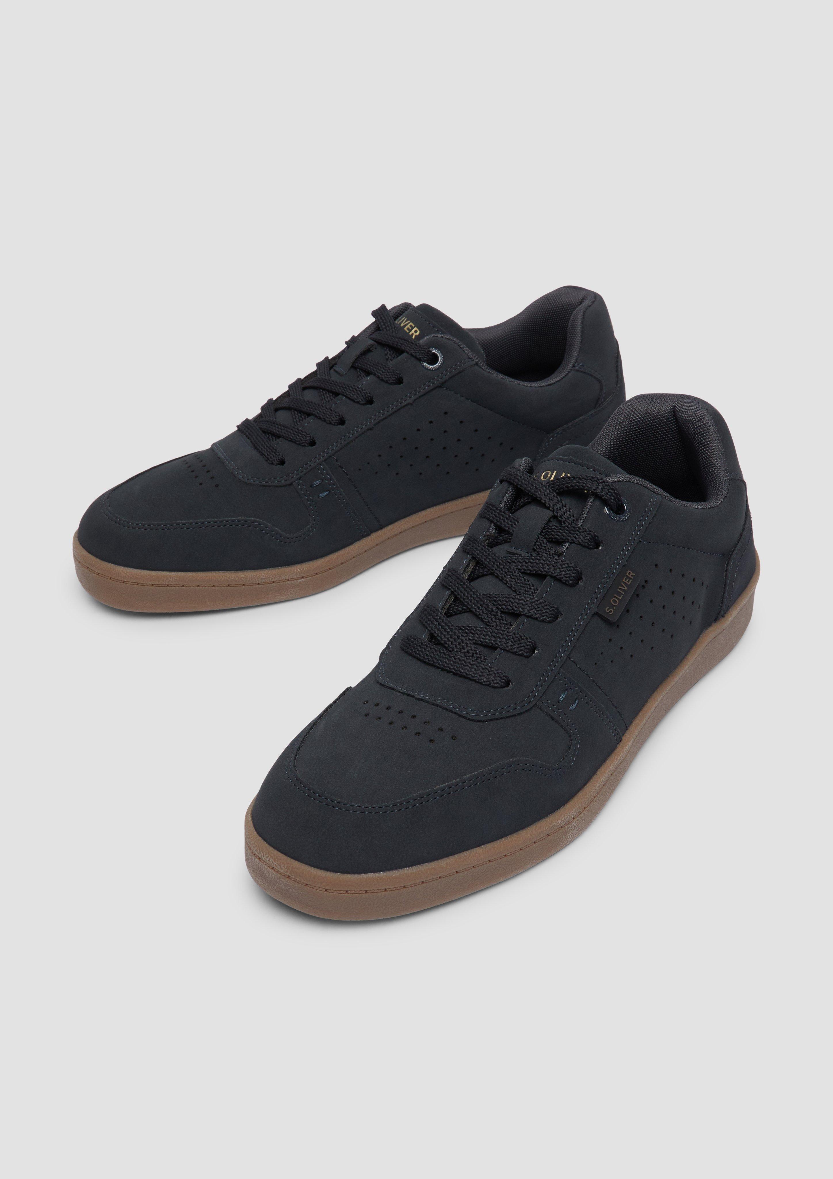 Souliers à lacets in 880, 001 & 410