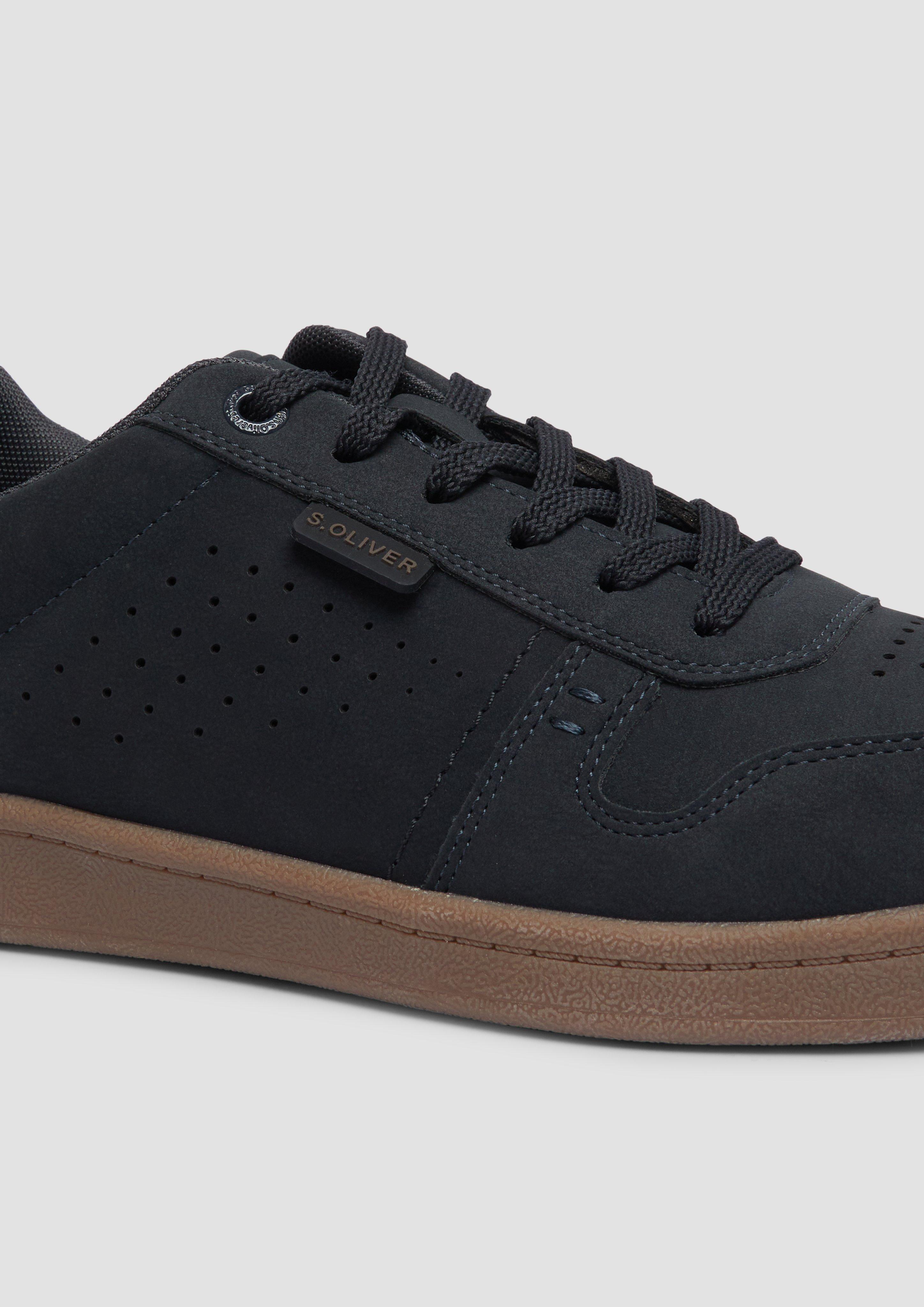 Souliers à lacets in 880, 001 & 410