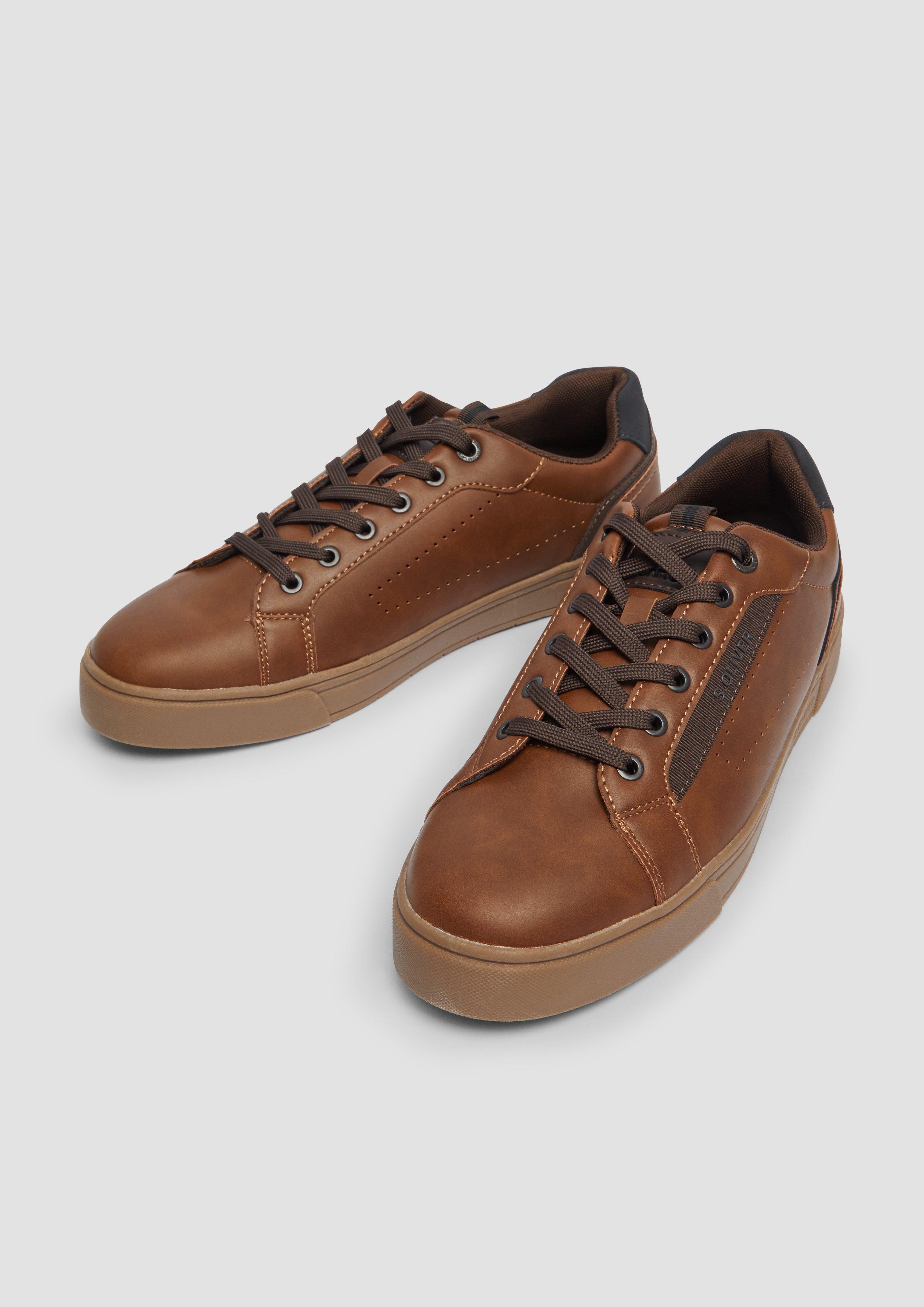 Souliers à lacets in 3A5, 305, 001, 100, 880 & 0A1