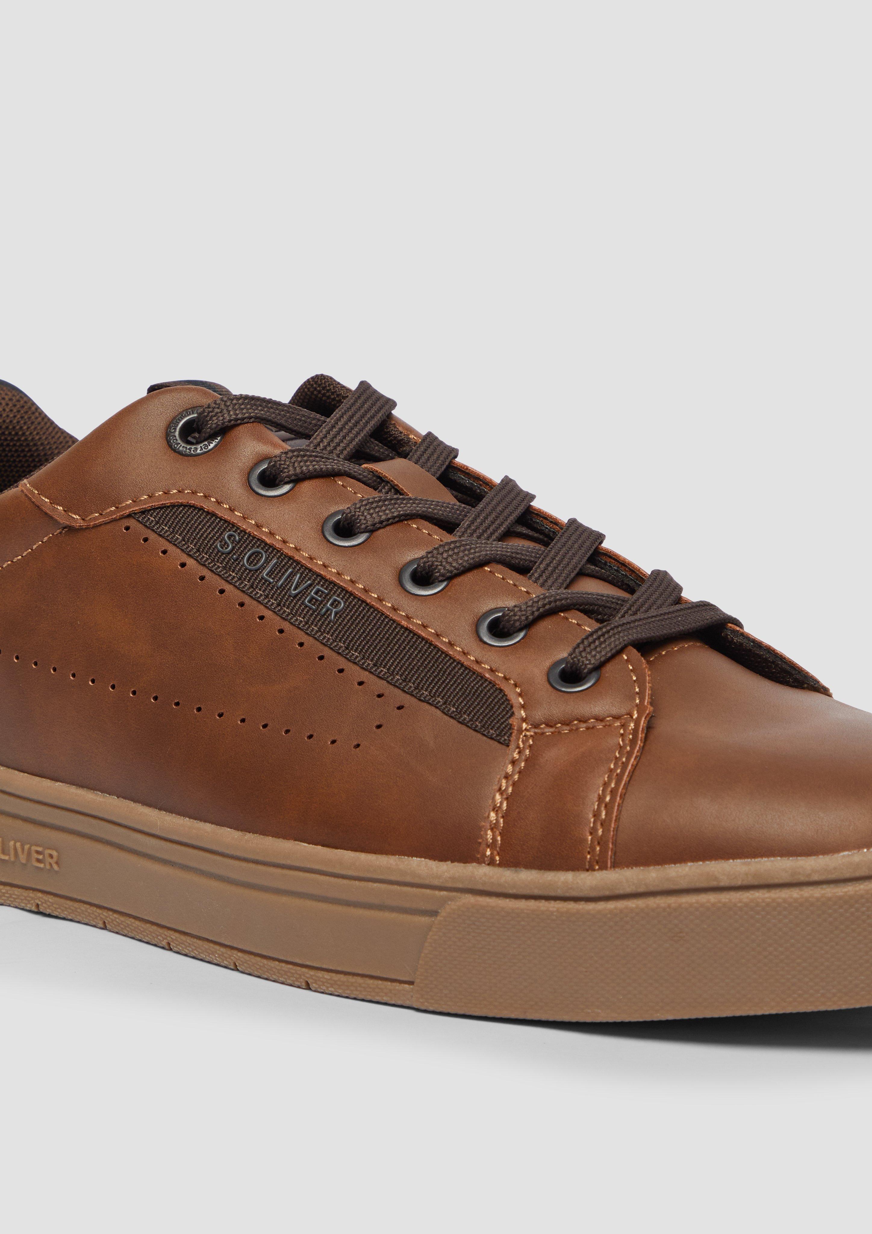 Souliers à lacets in 3A5, 305, 001, 100, 880 & 0A1