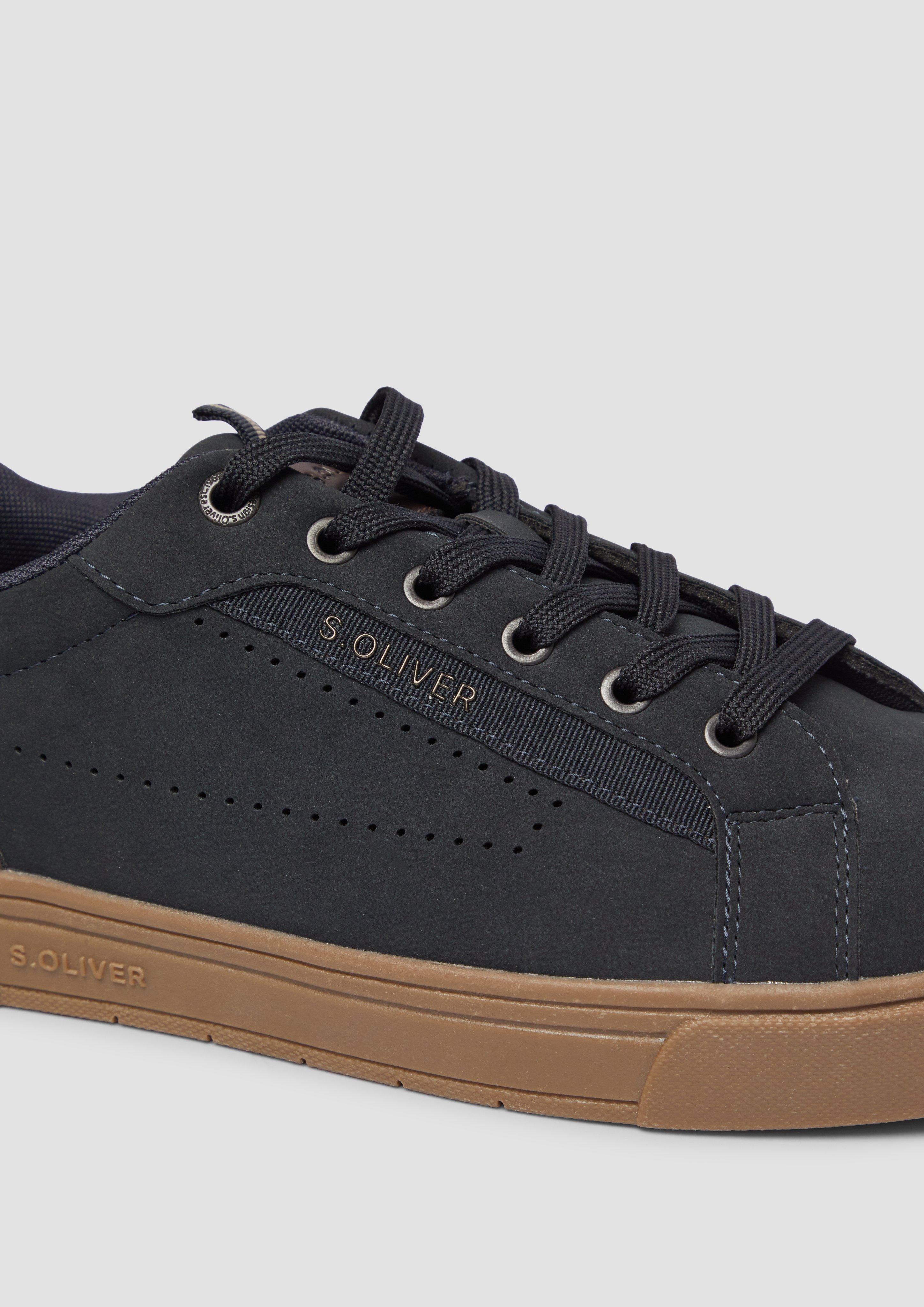 Souliers à lacets in 880, 305, 001, 100, 3A5 & 0A1