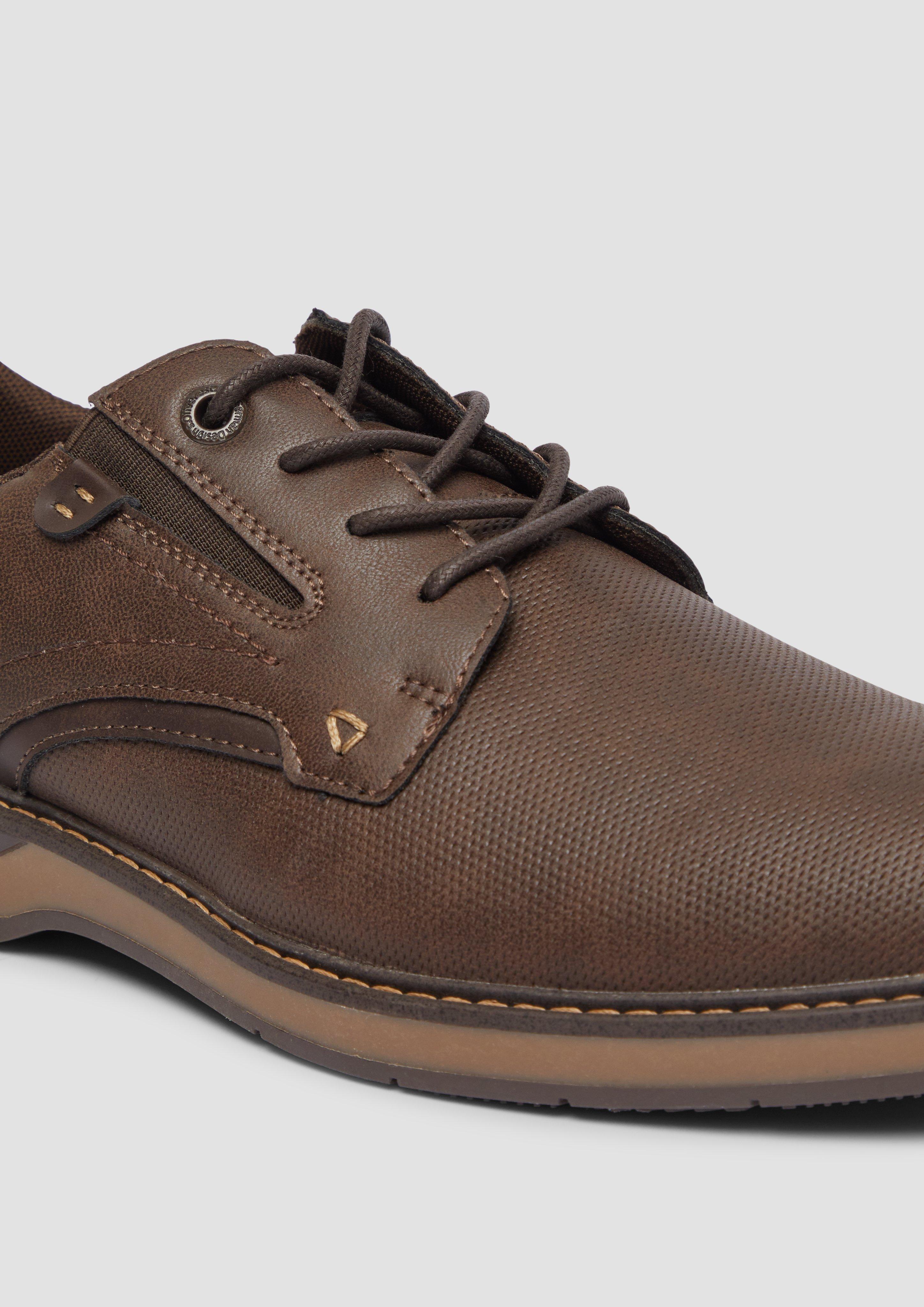 Čevlji z vezalkami in 302, 805, 305 & 880