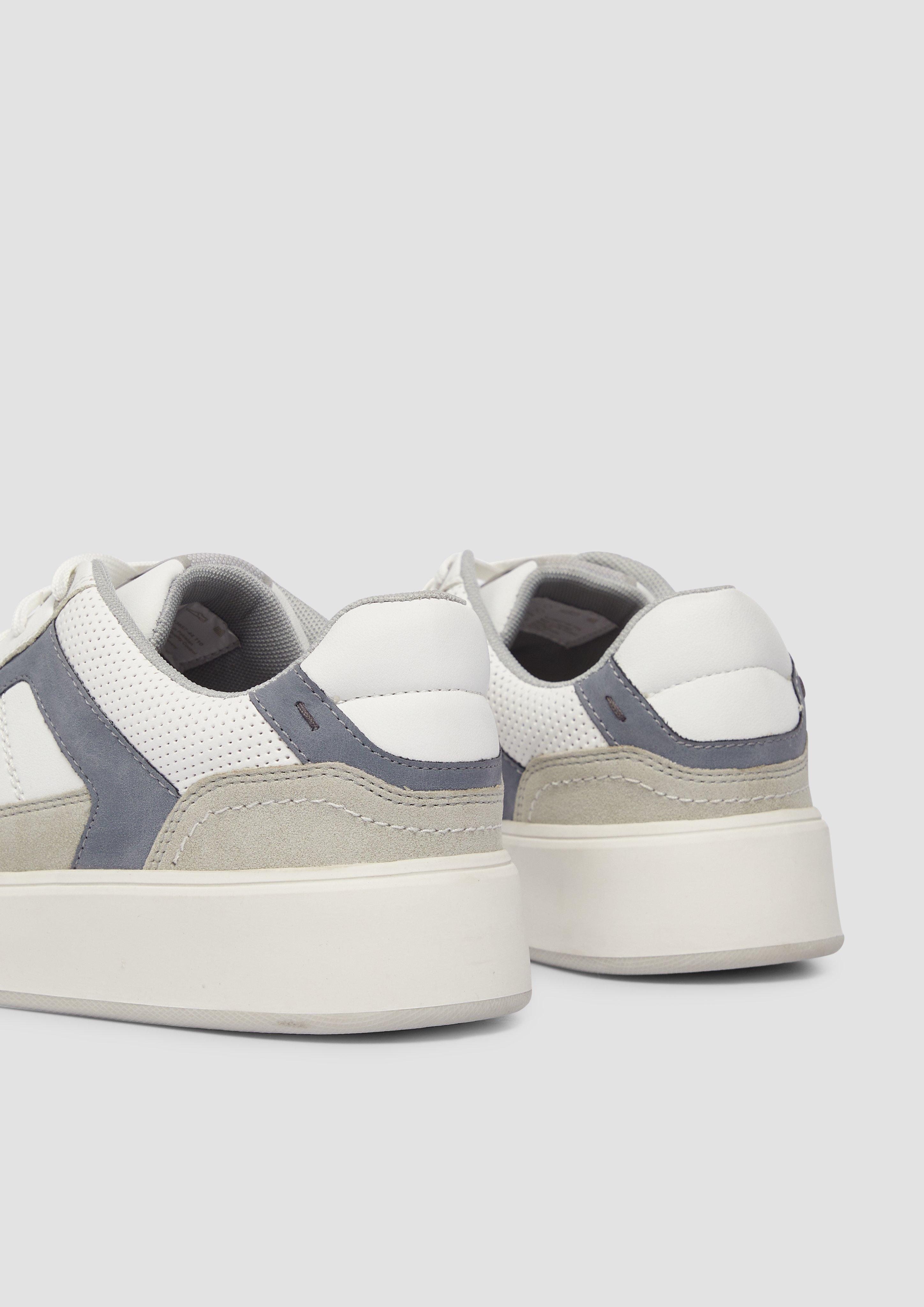 Čevlji z vezalkami in 110 & 410