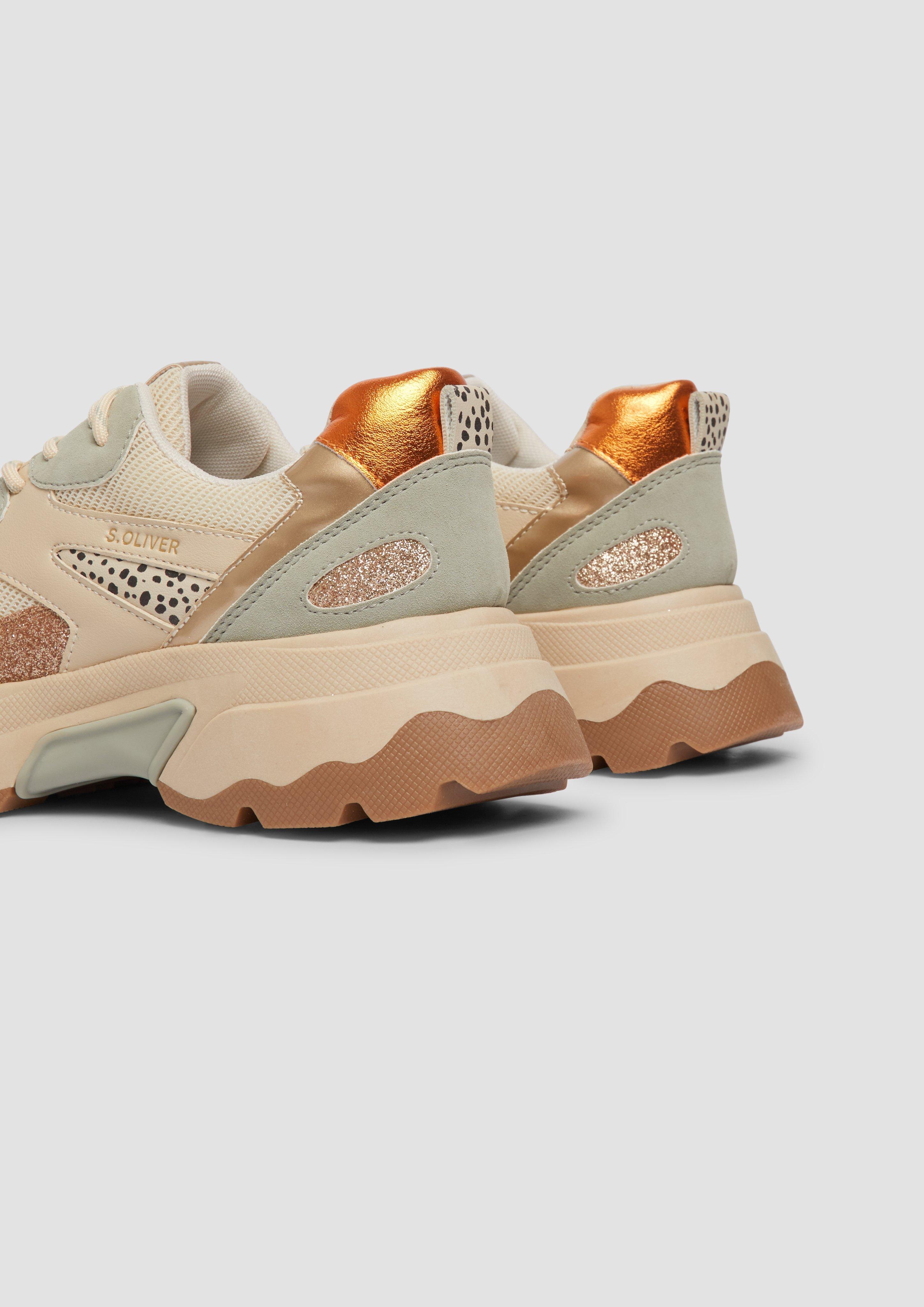 Čevlji z vezalkami in 410, 098 & 193