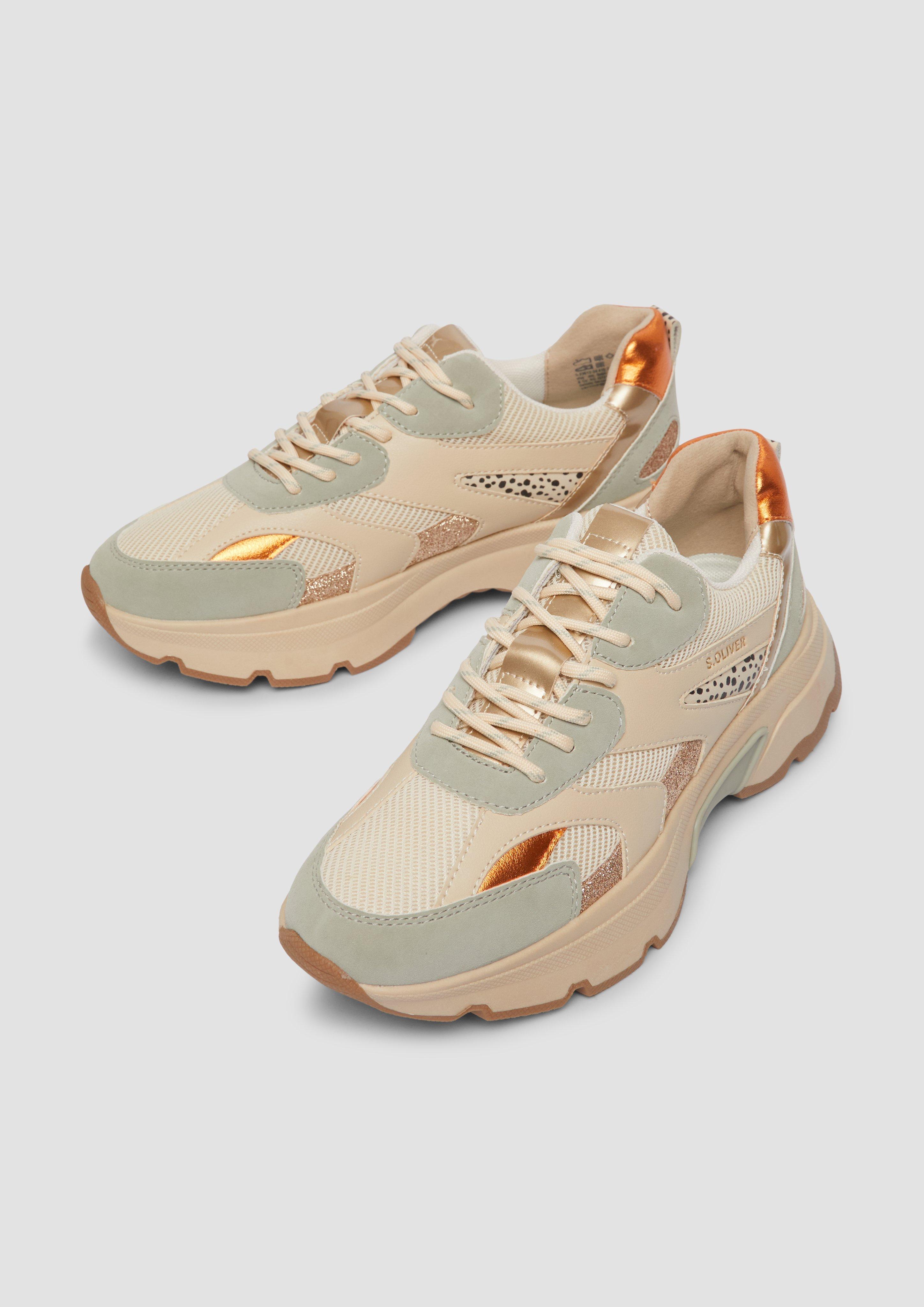 Čevlji z vezalkami in 410, 098 & 193