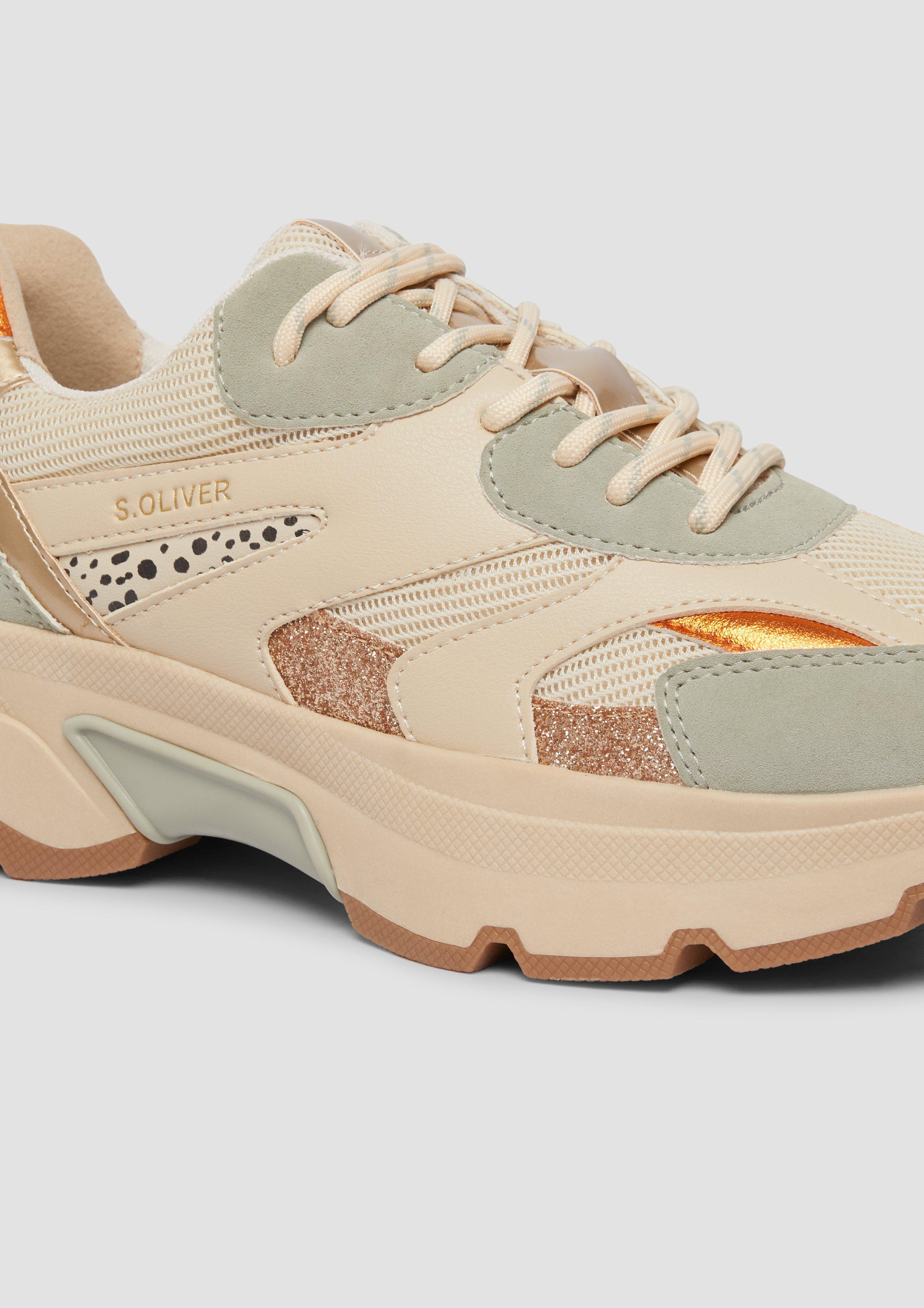 Čevlji z vezalkami in 410, 098 & 193