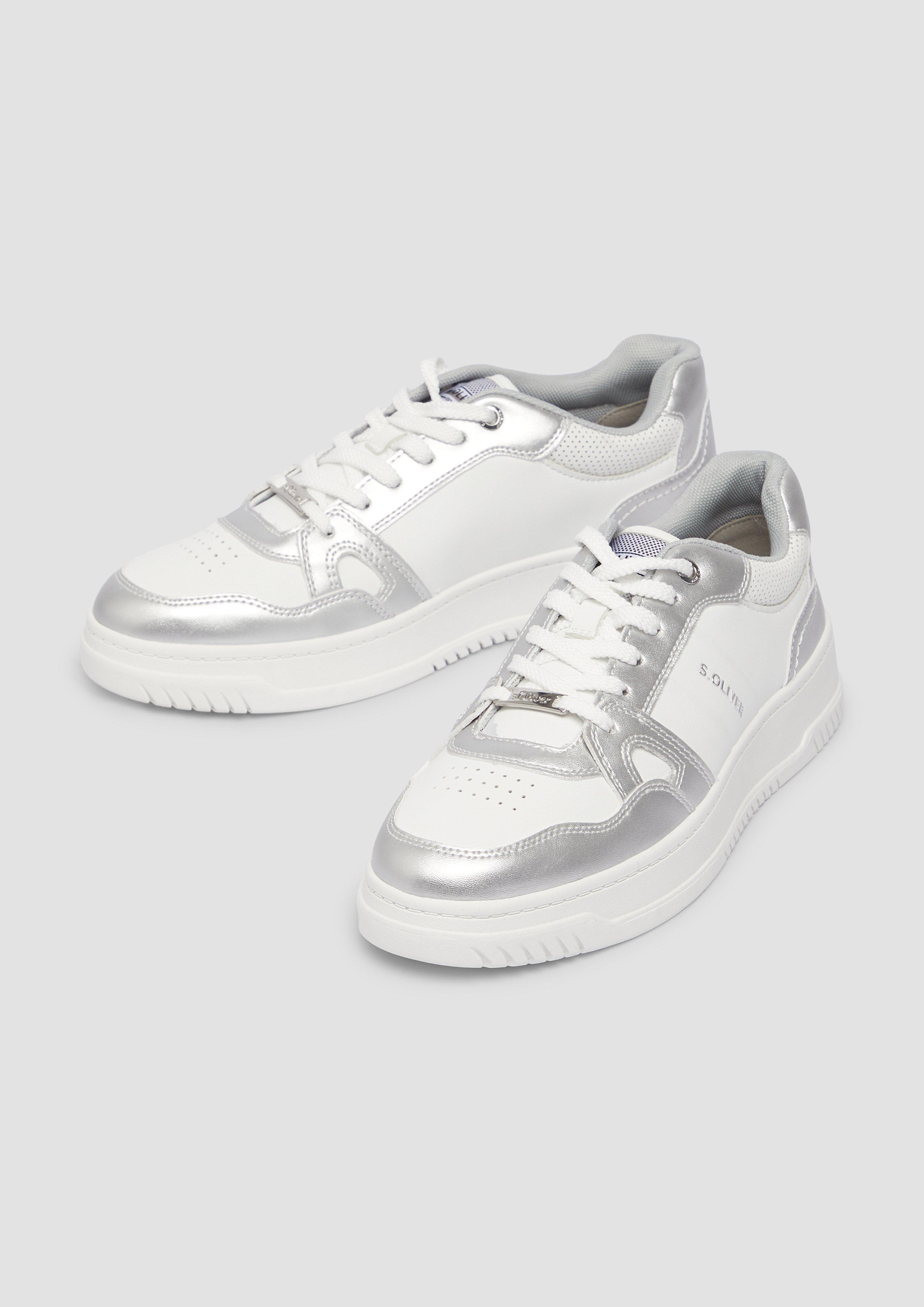 Čevlji z vezalkami in 913, 592, 442 & 830