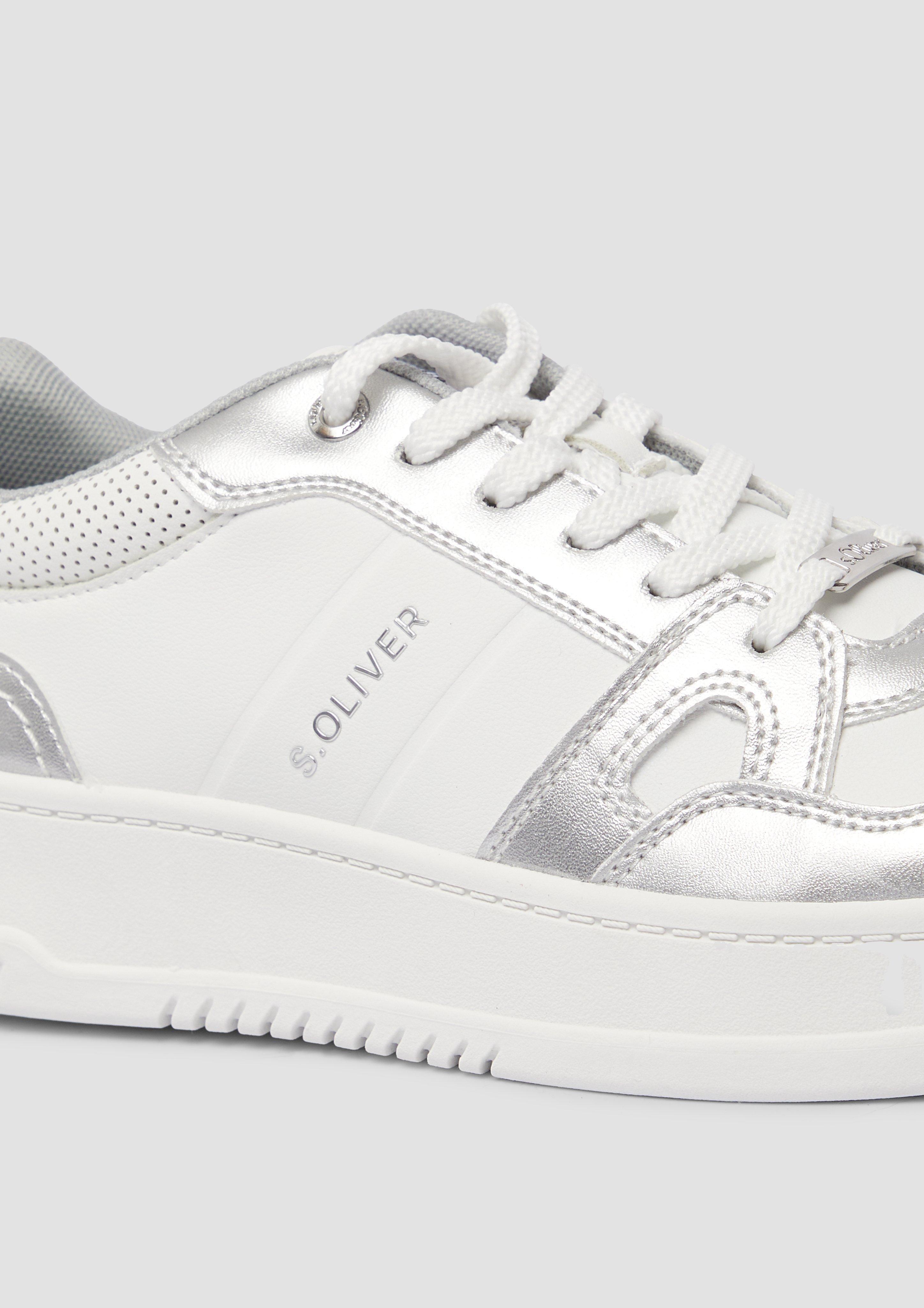 Čevlji z vezalkami in 913, 592, 442 & 830