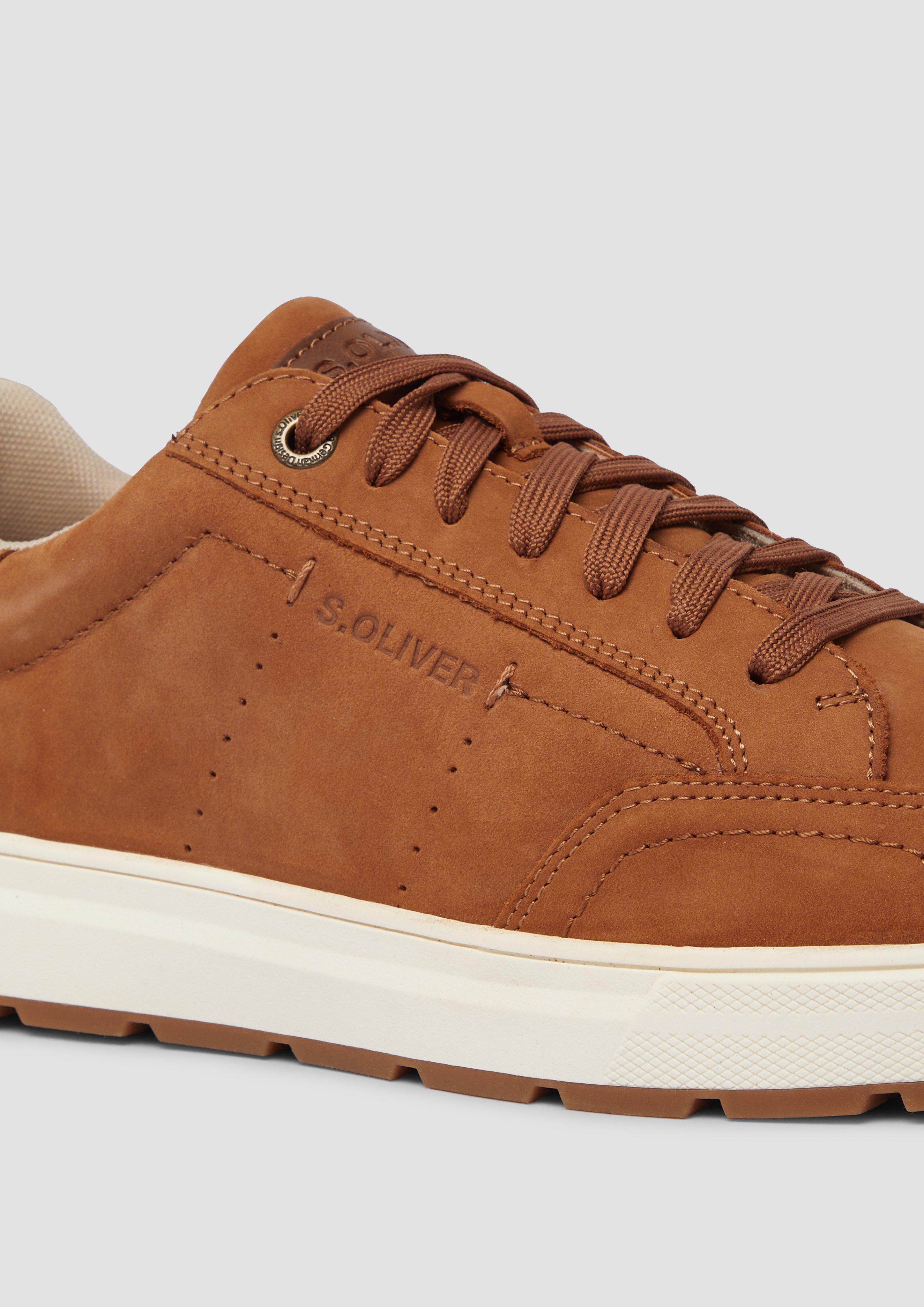 Souliers à lacets in 305, 341 & 001