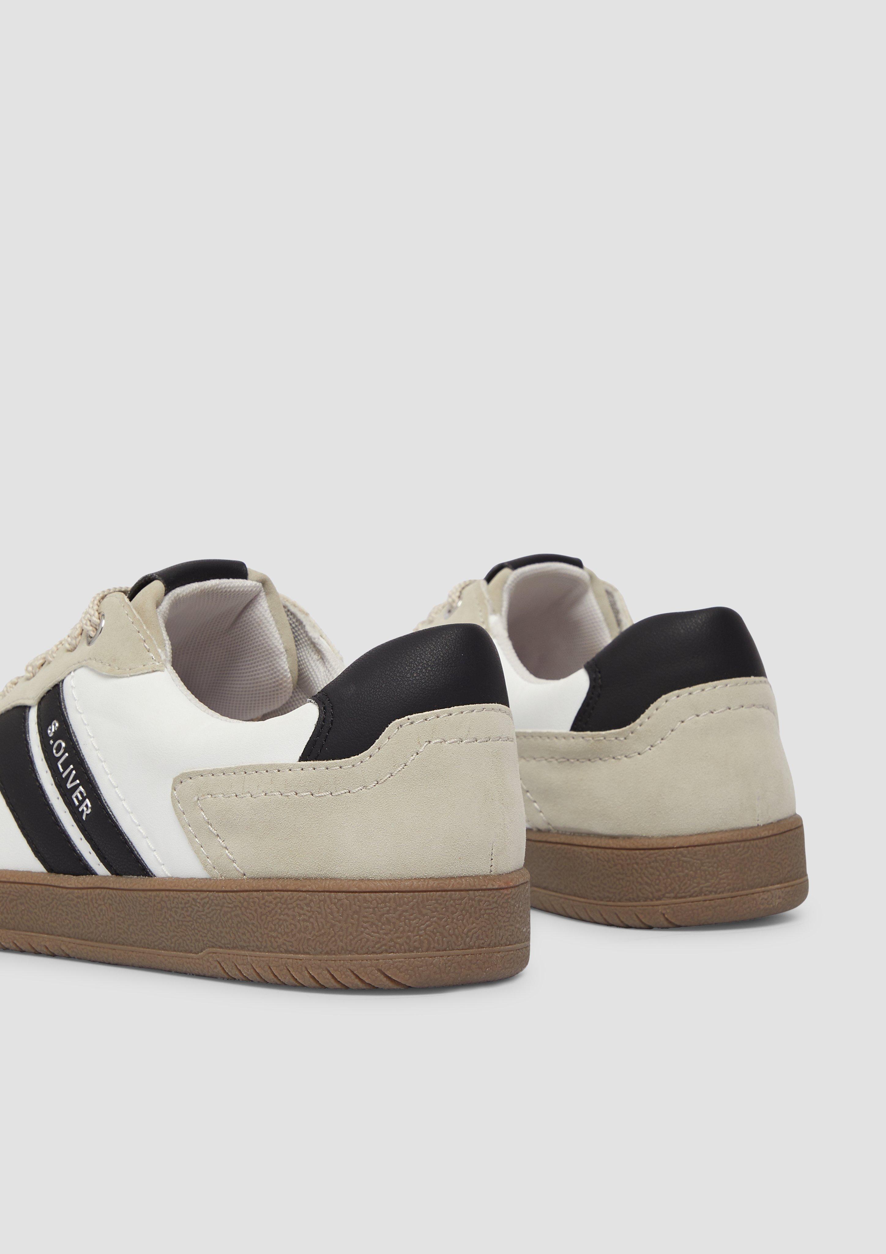 Cipele na vezanje in 110, 830, 126, 256, 943, 183, 468, 410 & 907