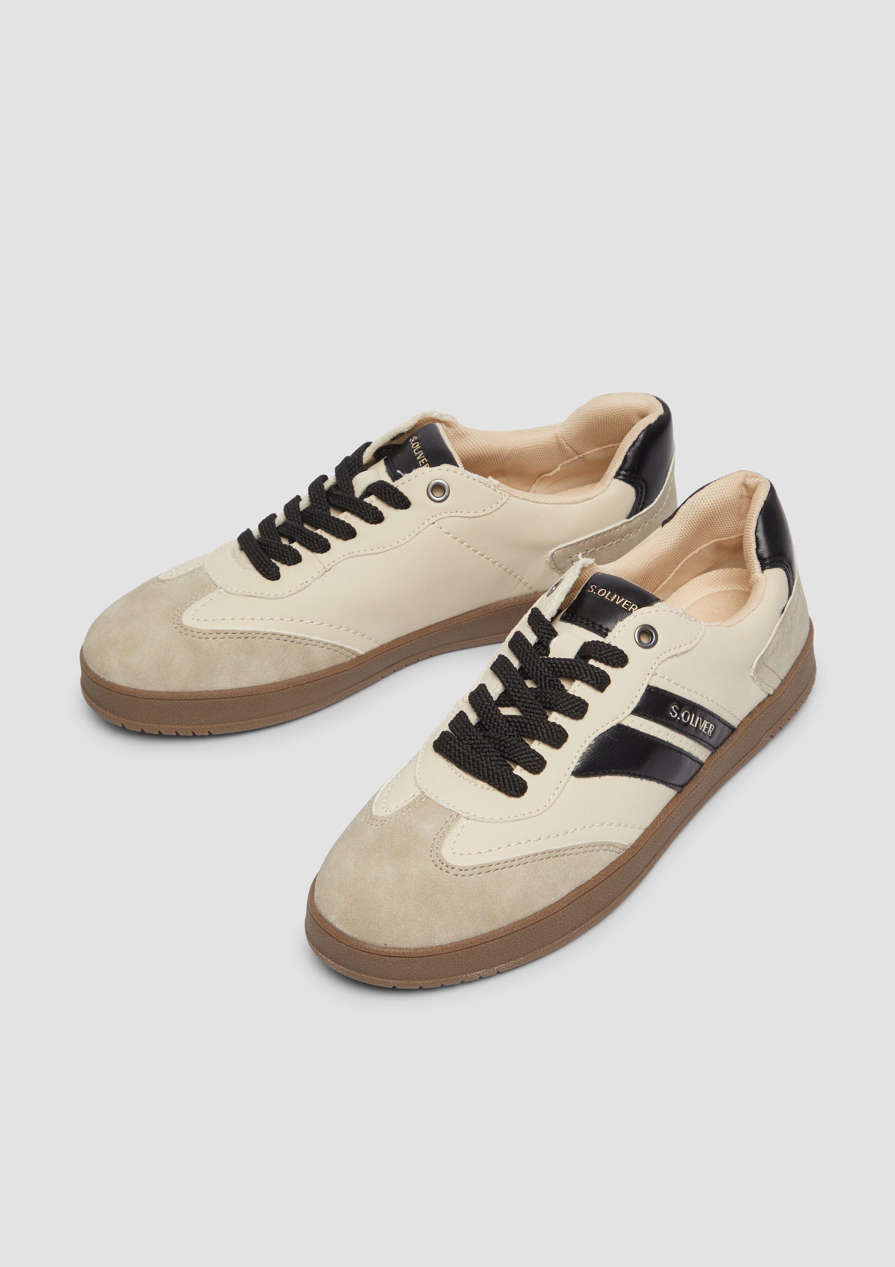 Šnurovacie topánky in 410, 830, 126, 256, 943, 183, 468 & 907