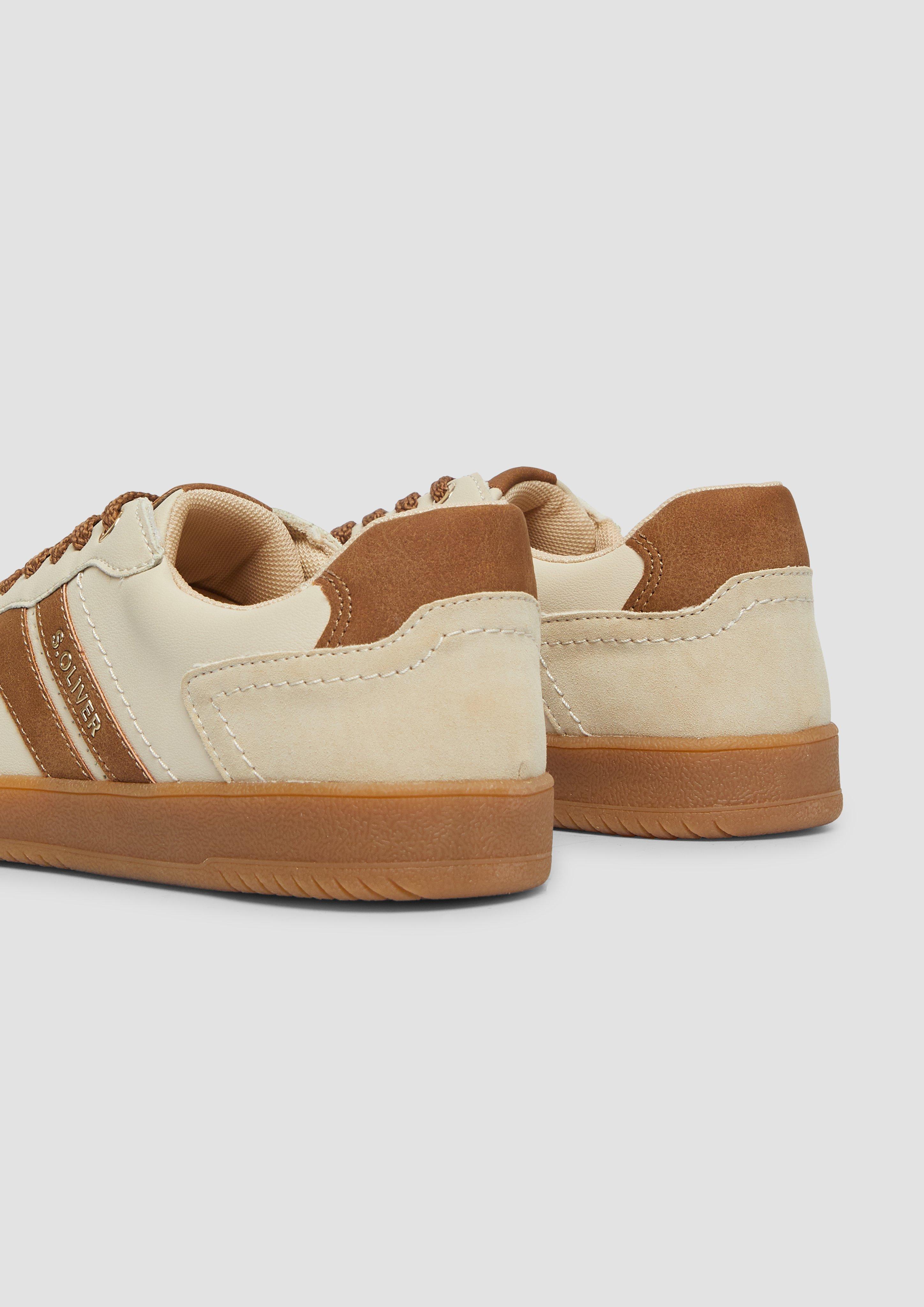 Šnurovacie topánky in 468, 830, 126, 256, 943, 183, 410 & 907