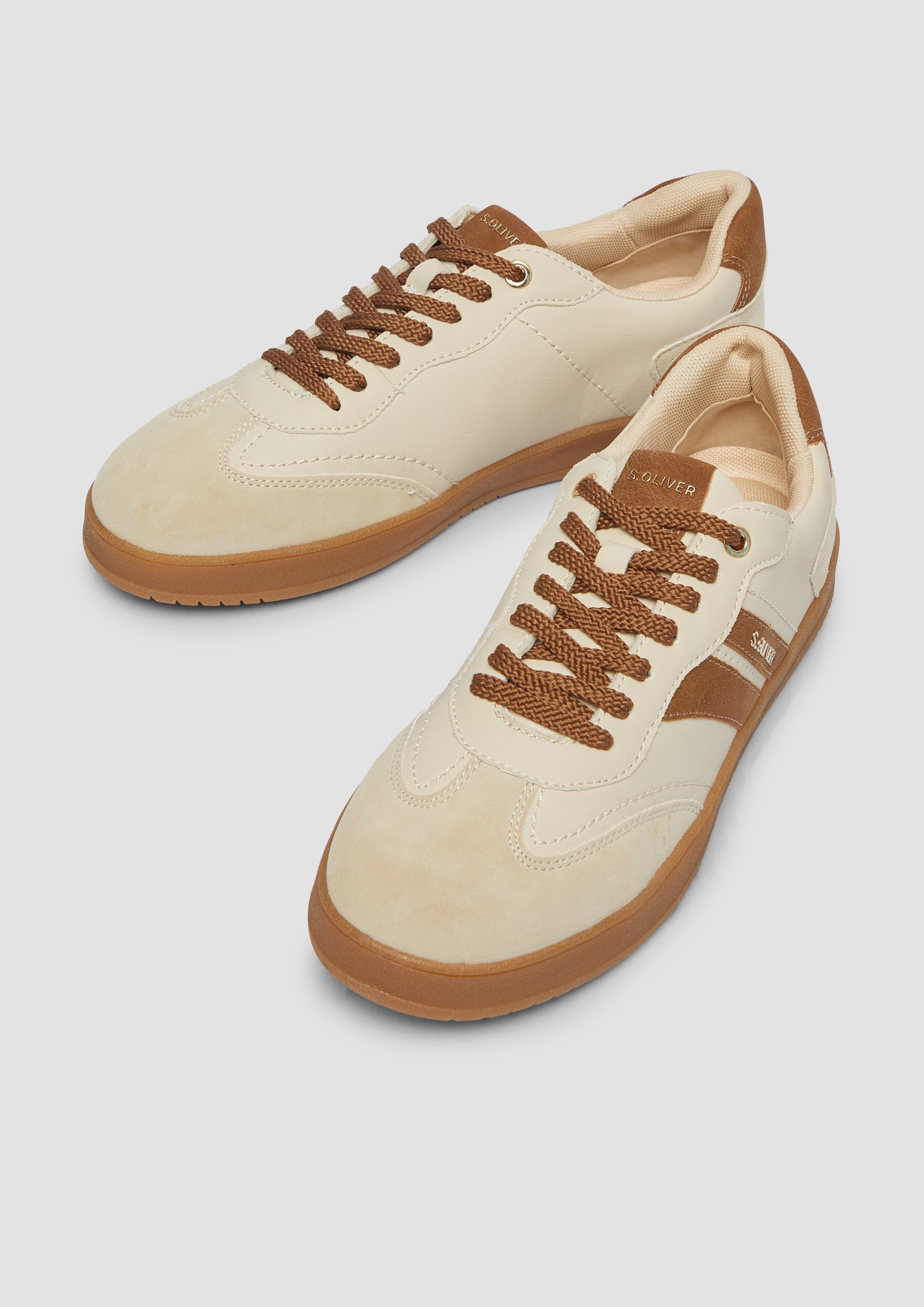 Šnurovacie topánky in 468, 830, 126, 256, 943, 183, 410 & 907