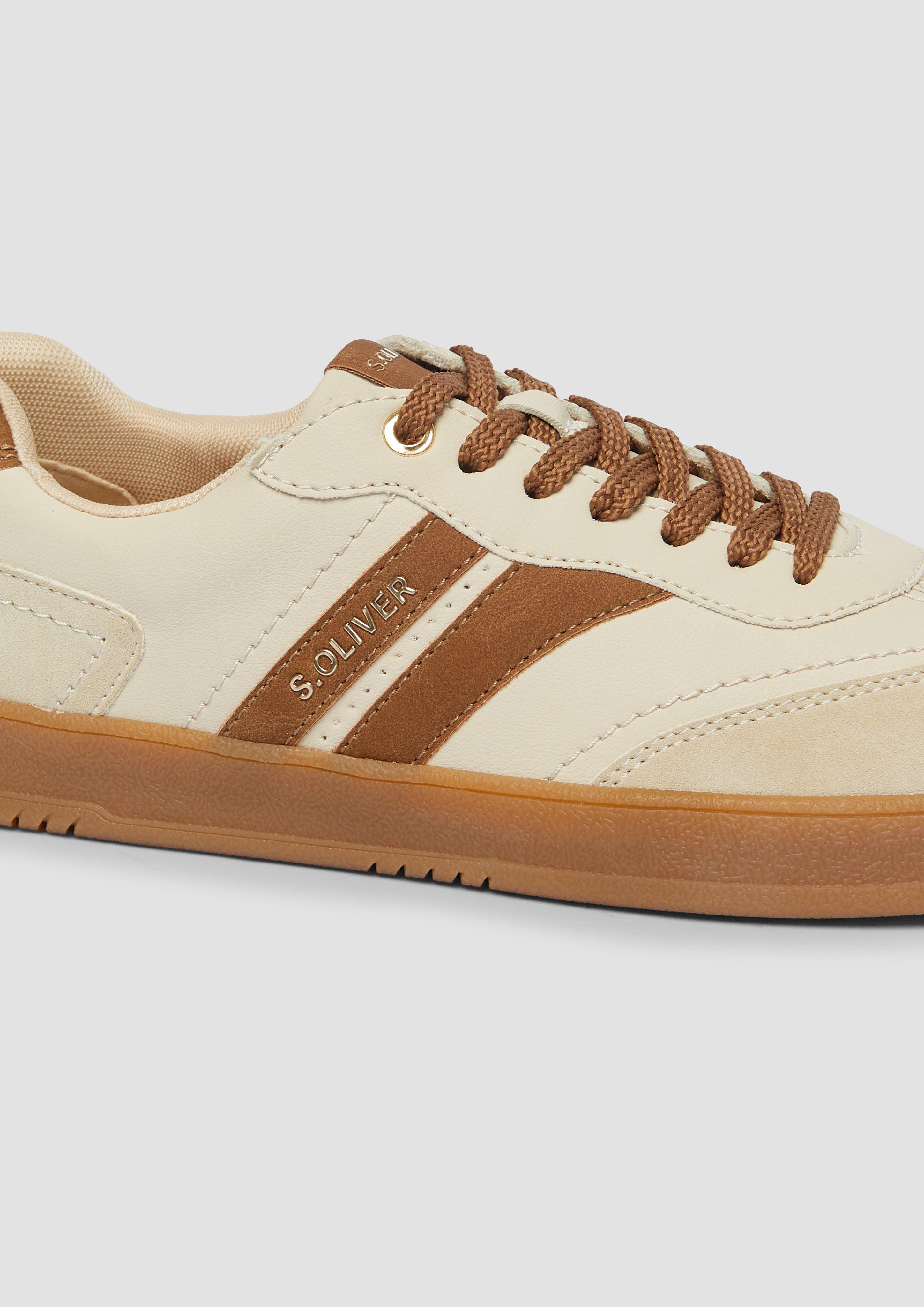 Šnurovacie topánky in 468, 830, 126, 256, 943, 183, 410 & 907