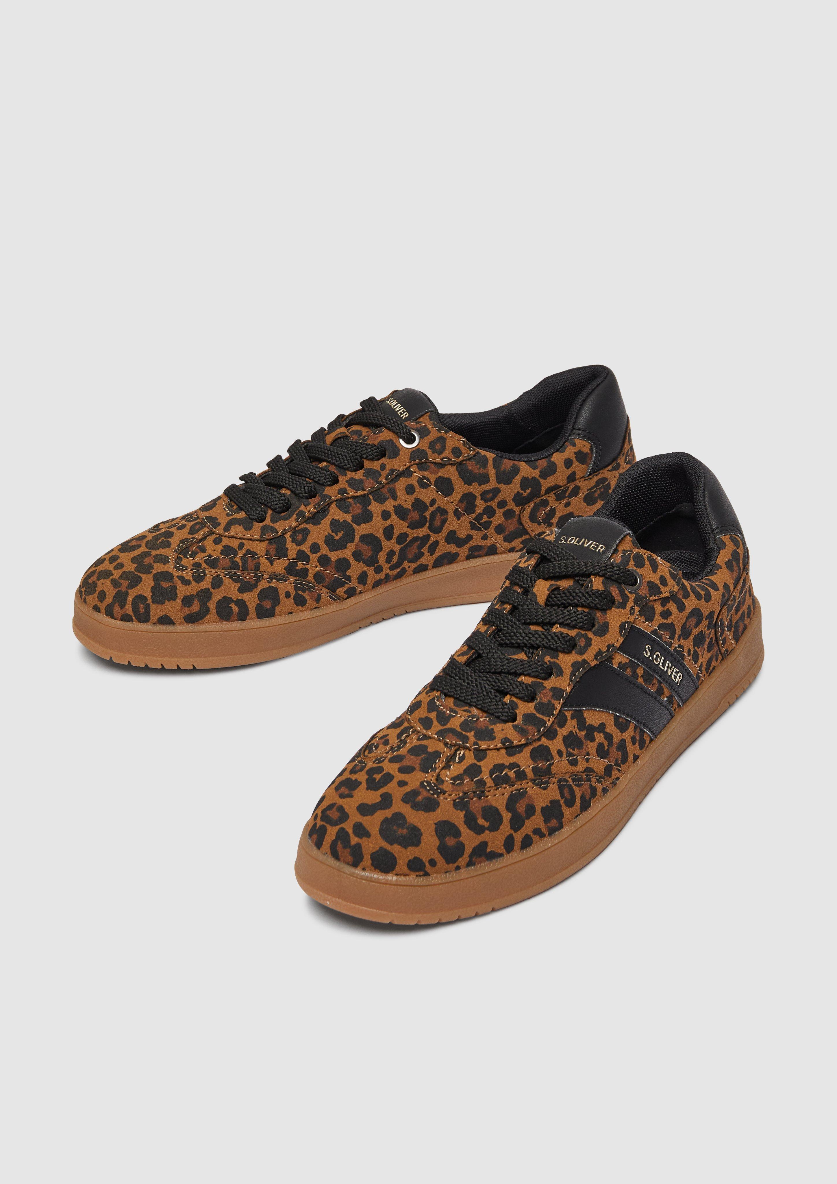 Schnürer in 907, 830, 126, 256, 943, 183, 468 & 410