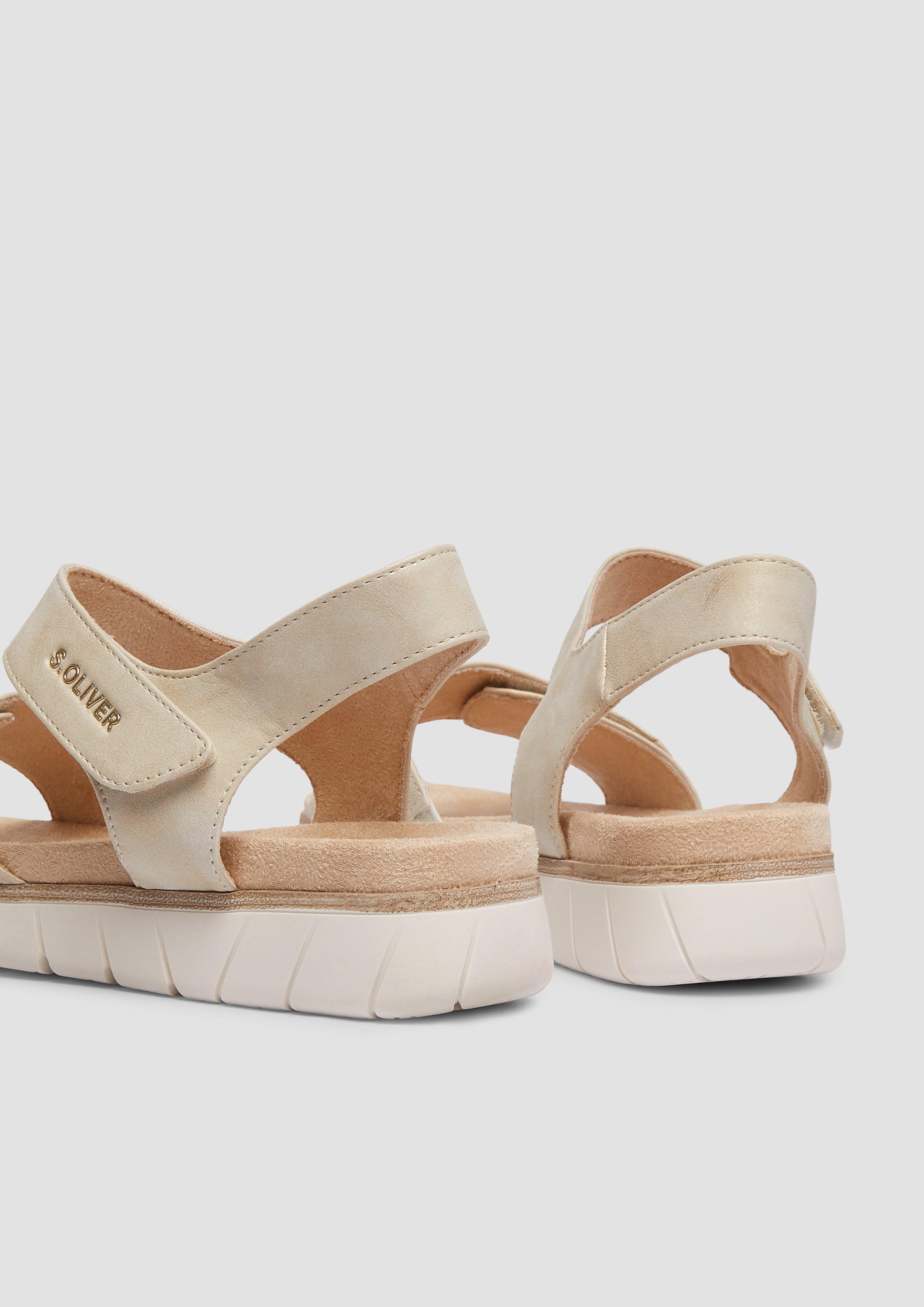 Sandalen in 403, 804 & 001