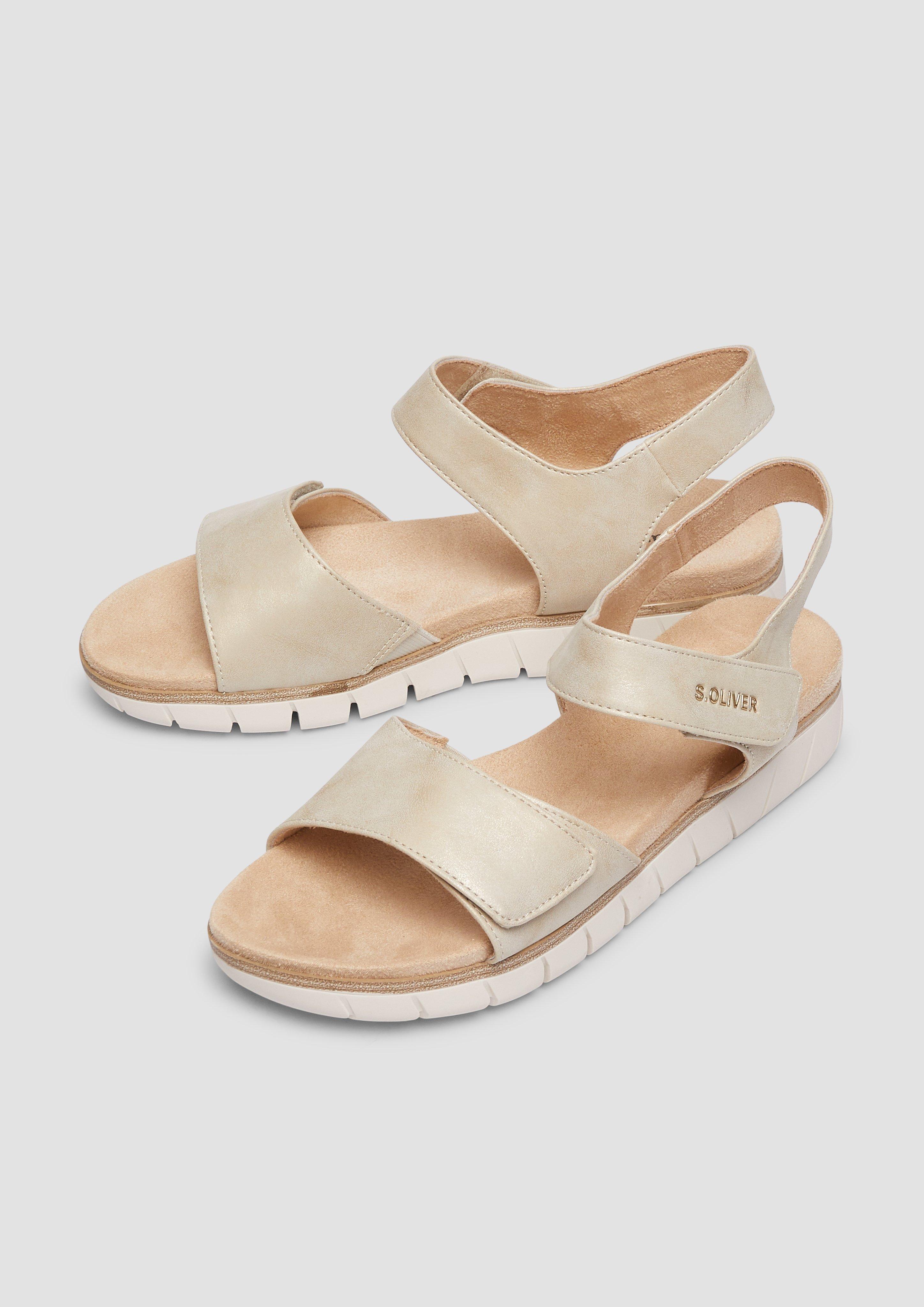 Sandalen in 403, 804 & 001