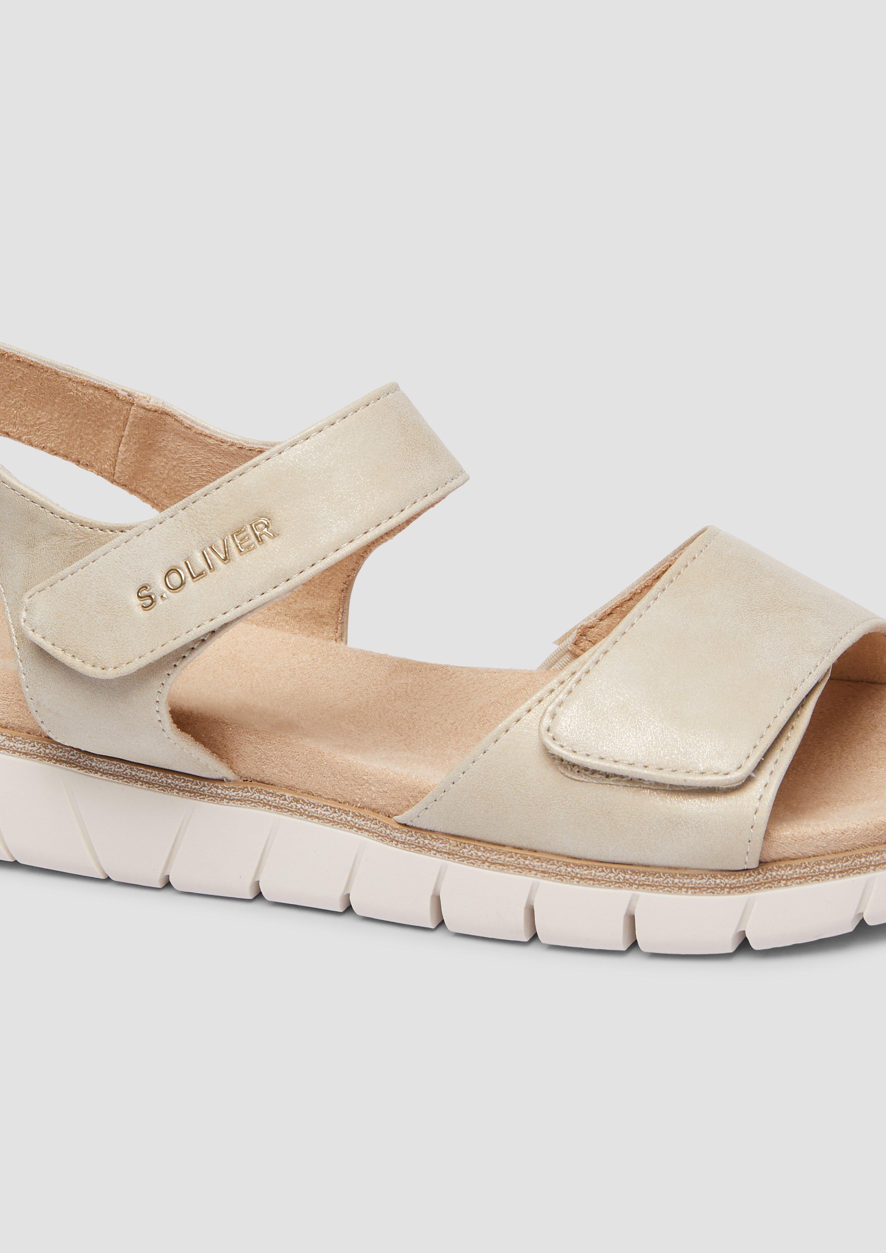 Sandalen in 403, 804 & 001