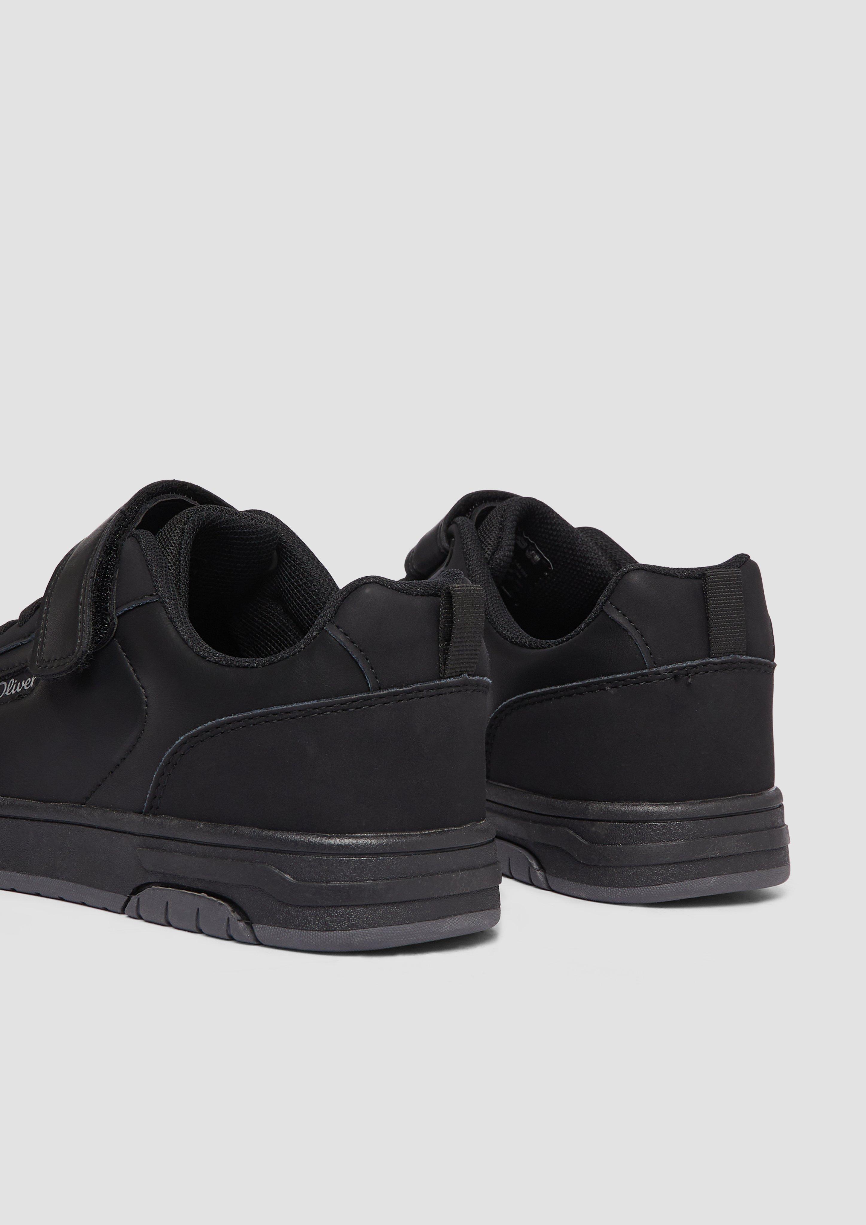 Slipper in 001, 110, 805 & 701