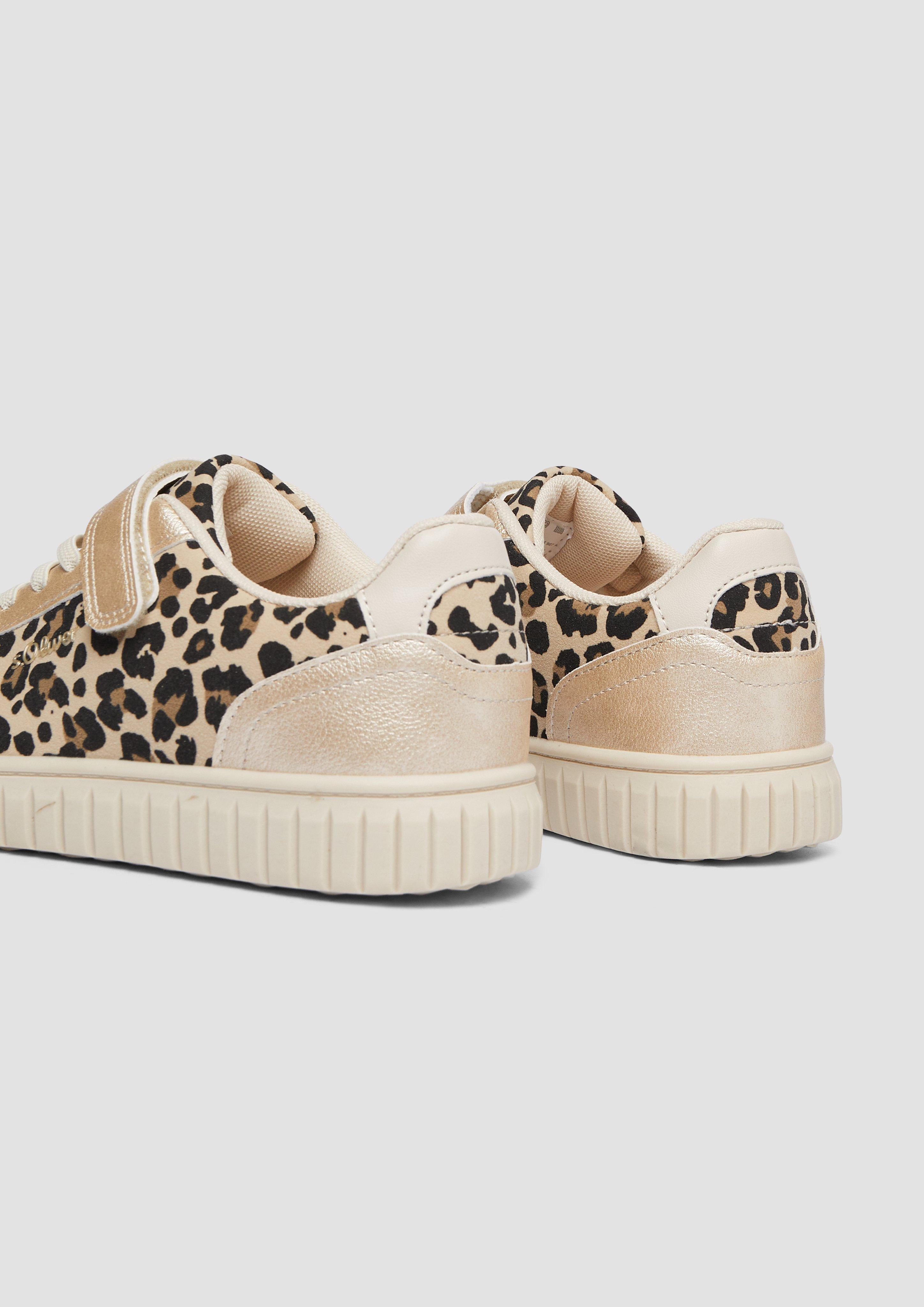 Slipper in 907 & 100