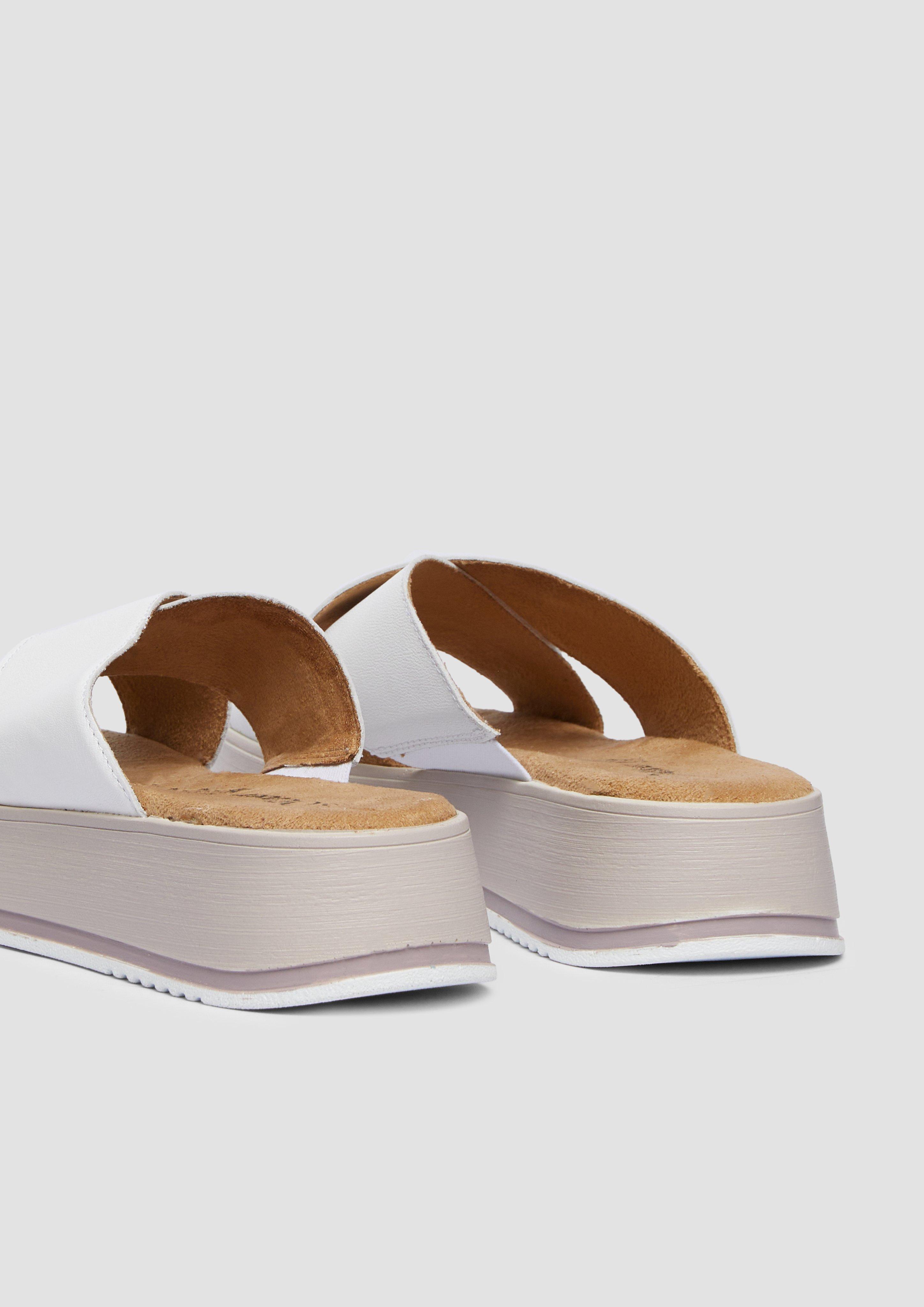 Šľapky in 100, 532, 907 & 805