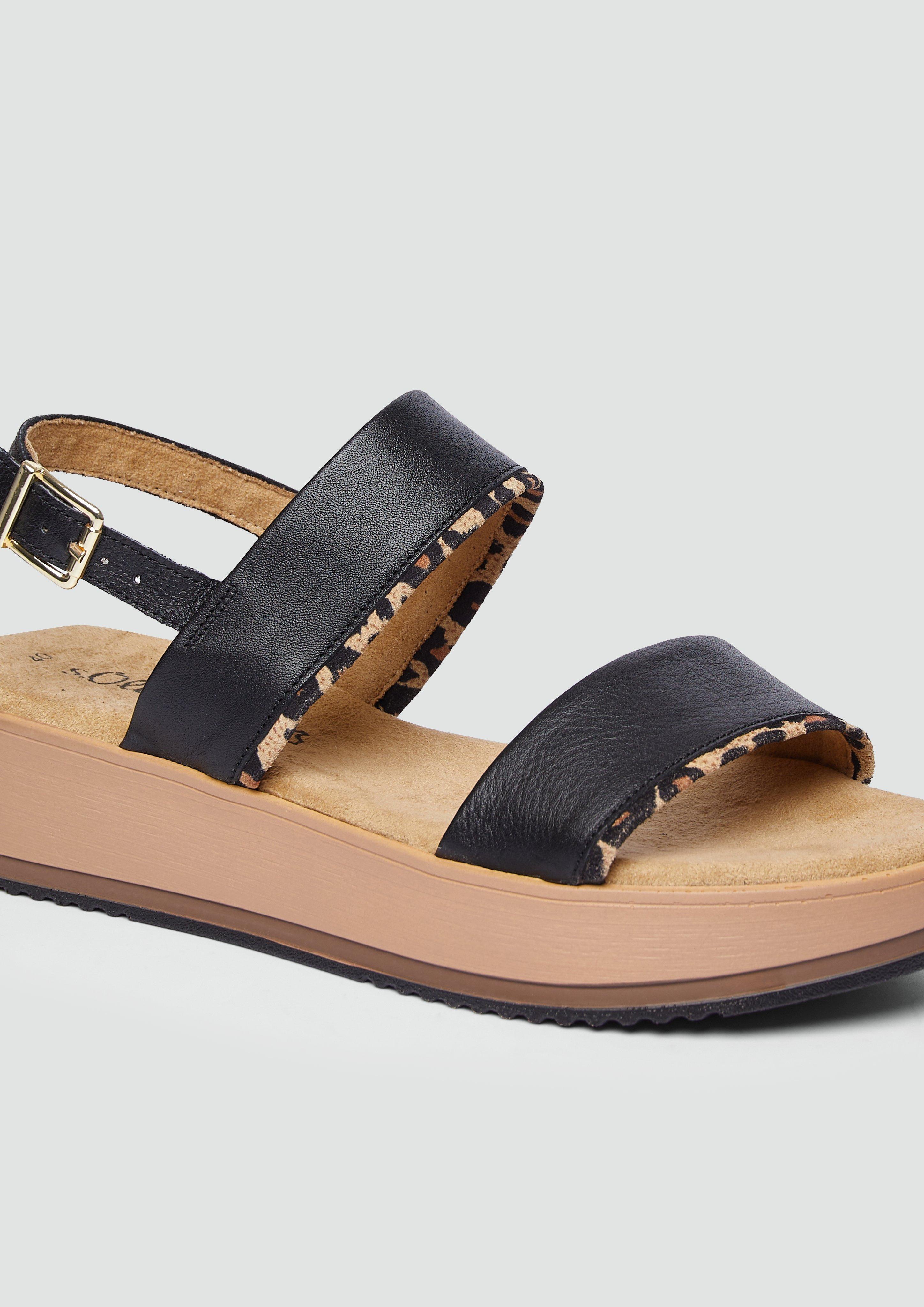 Sandalen in 090, 410 & 193