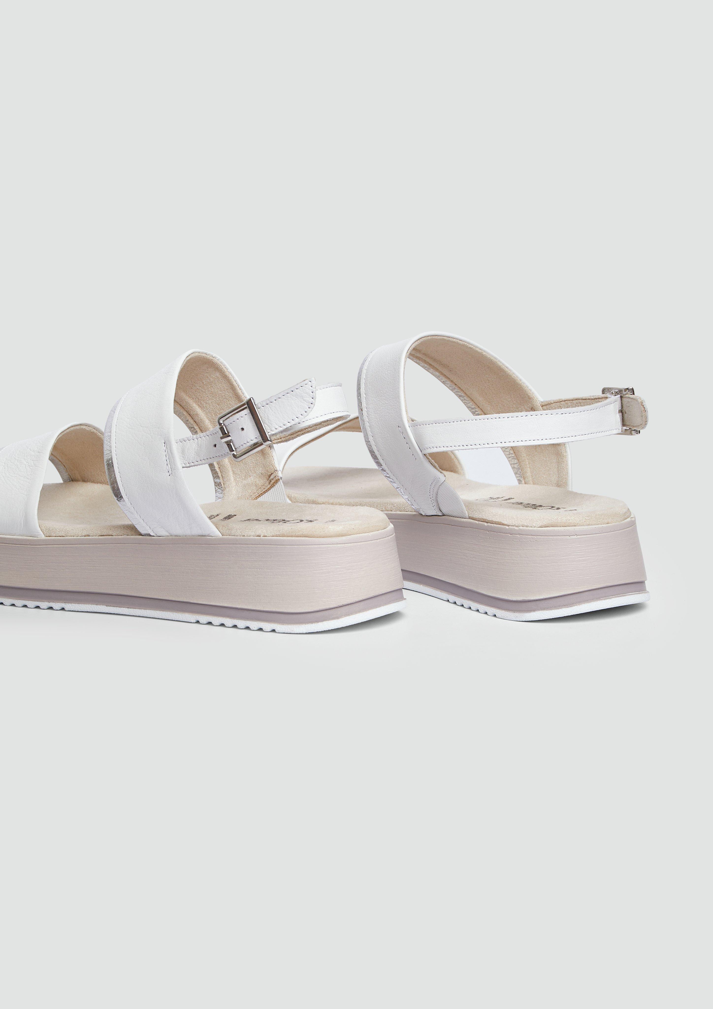 Sandalen in 193, 410 & 090