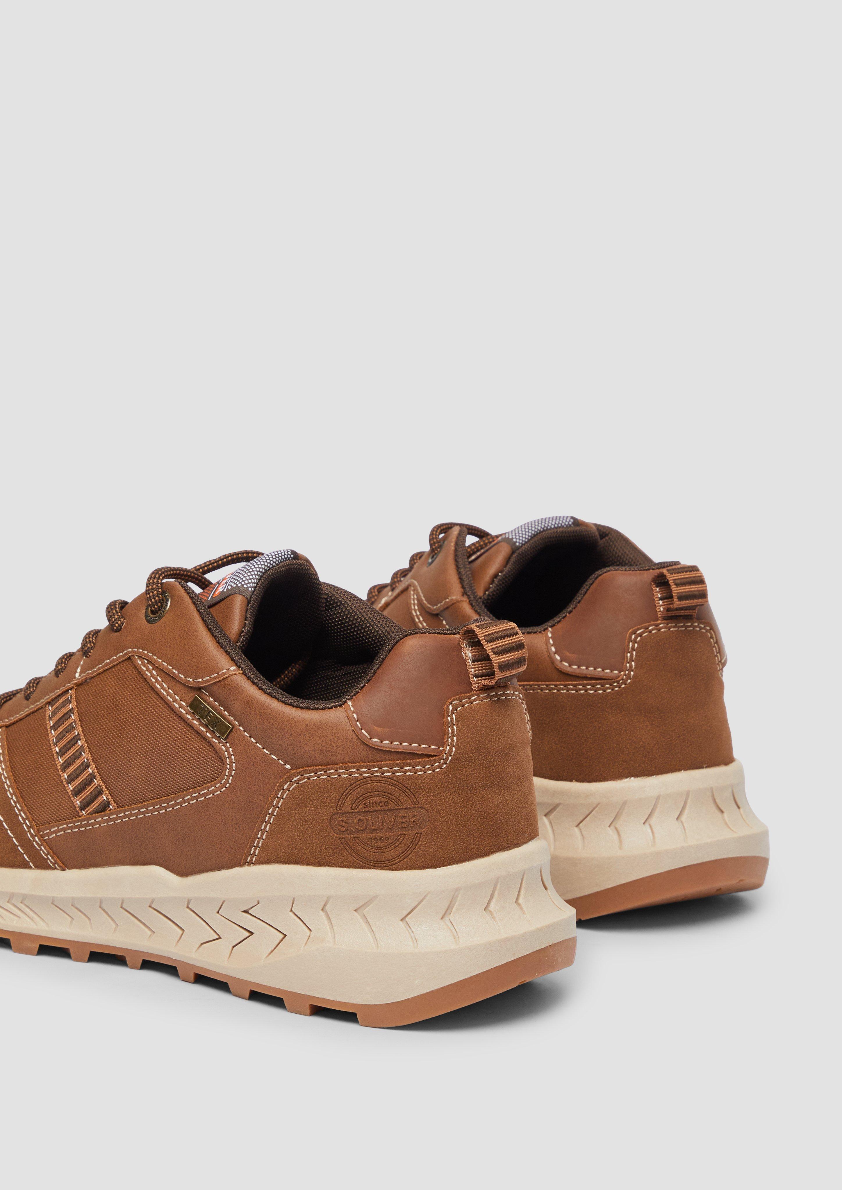 Cipele na vezanje in 305, 701 & 001